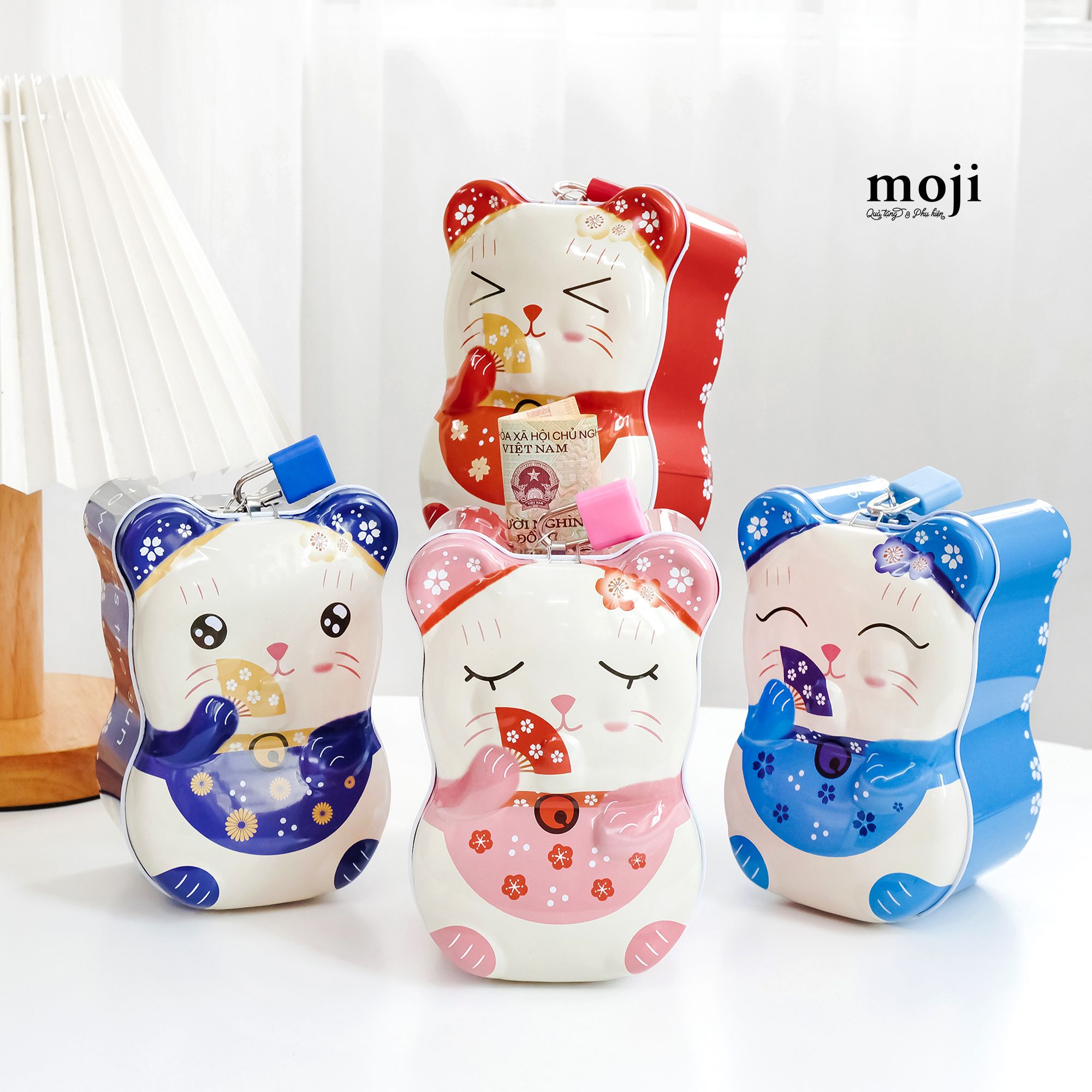 Ống tiết kiệm kèm 2 chìa khóa Mèo may mắn hoa anh đào 8x10x14