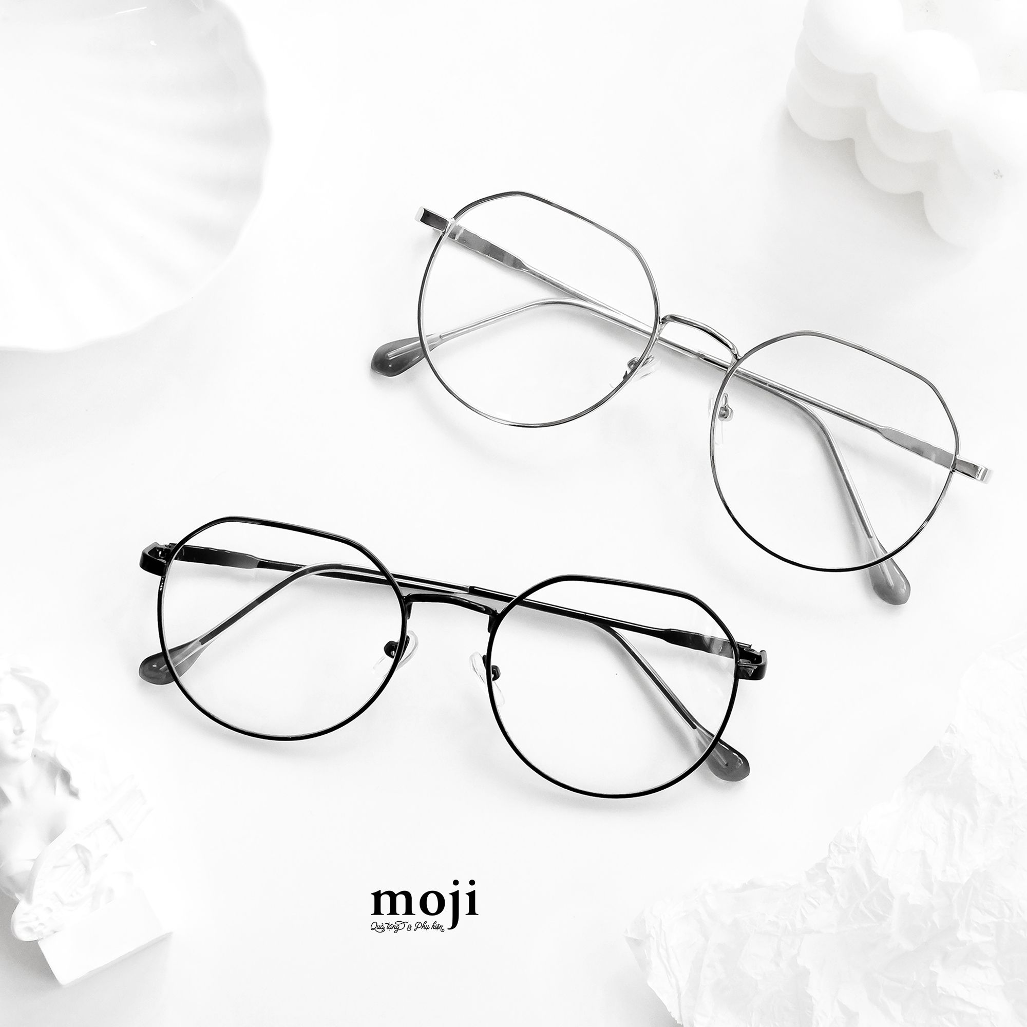 Kính gọng kim loại thánh giá cách điệu chân bọc nhựa mái chèo