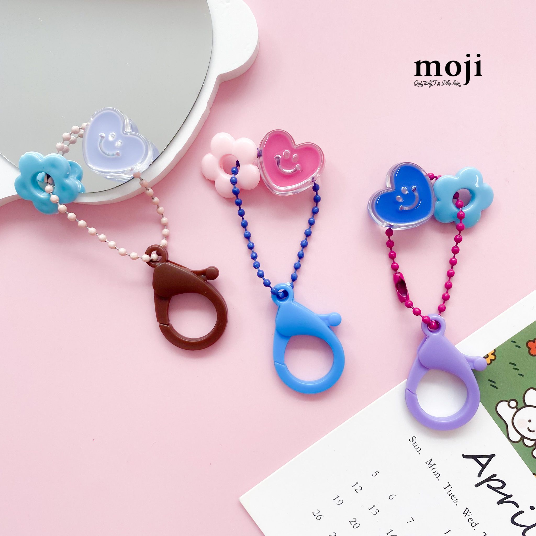 B.05E Móc khóa LOV FLO-22051048