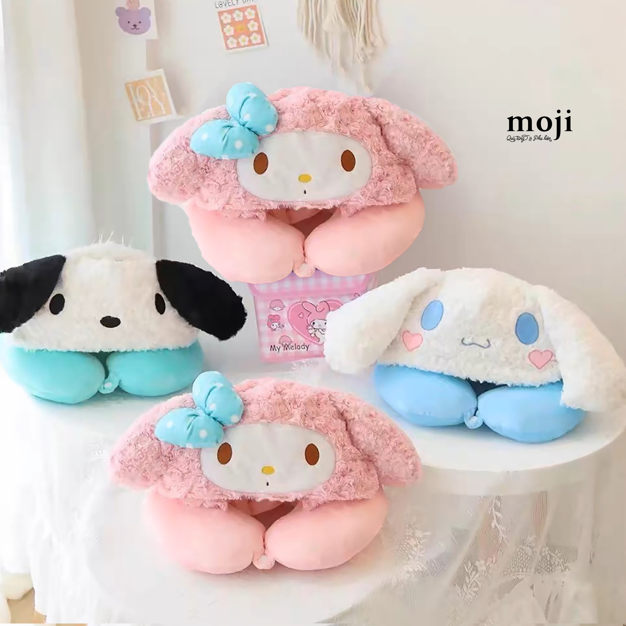 Gấu bông chữ U có mũ Sanrio family face lông xoắn