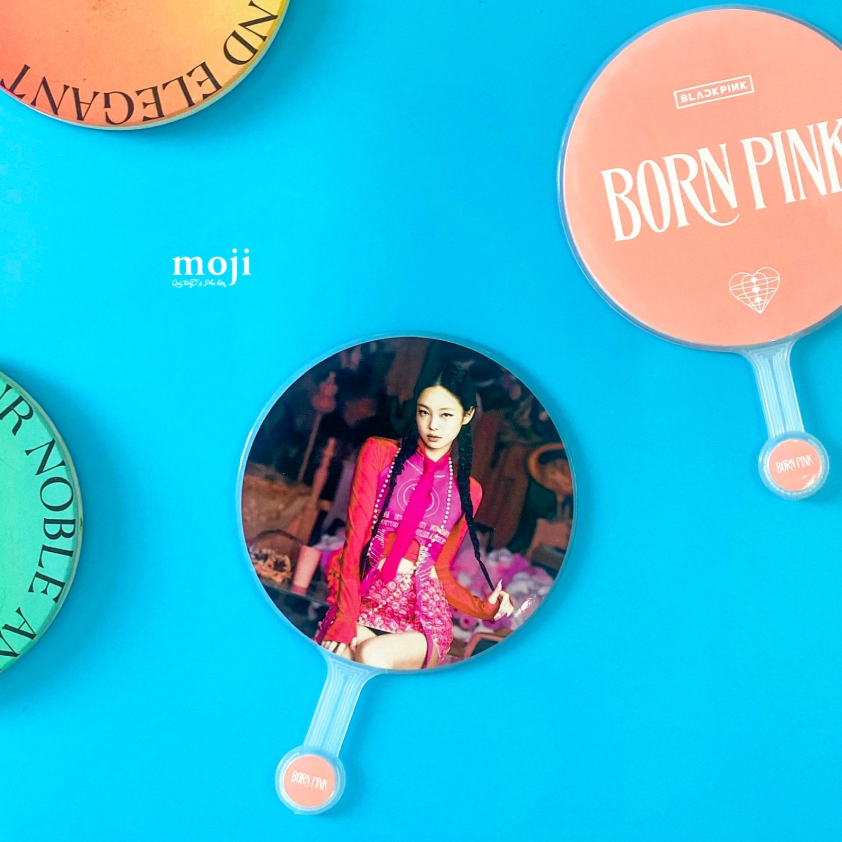 Quạt nhựa cầm tay mini idol BLACKPINK Jennie BORN PINK pink ver 090323
