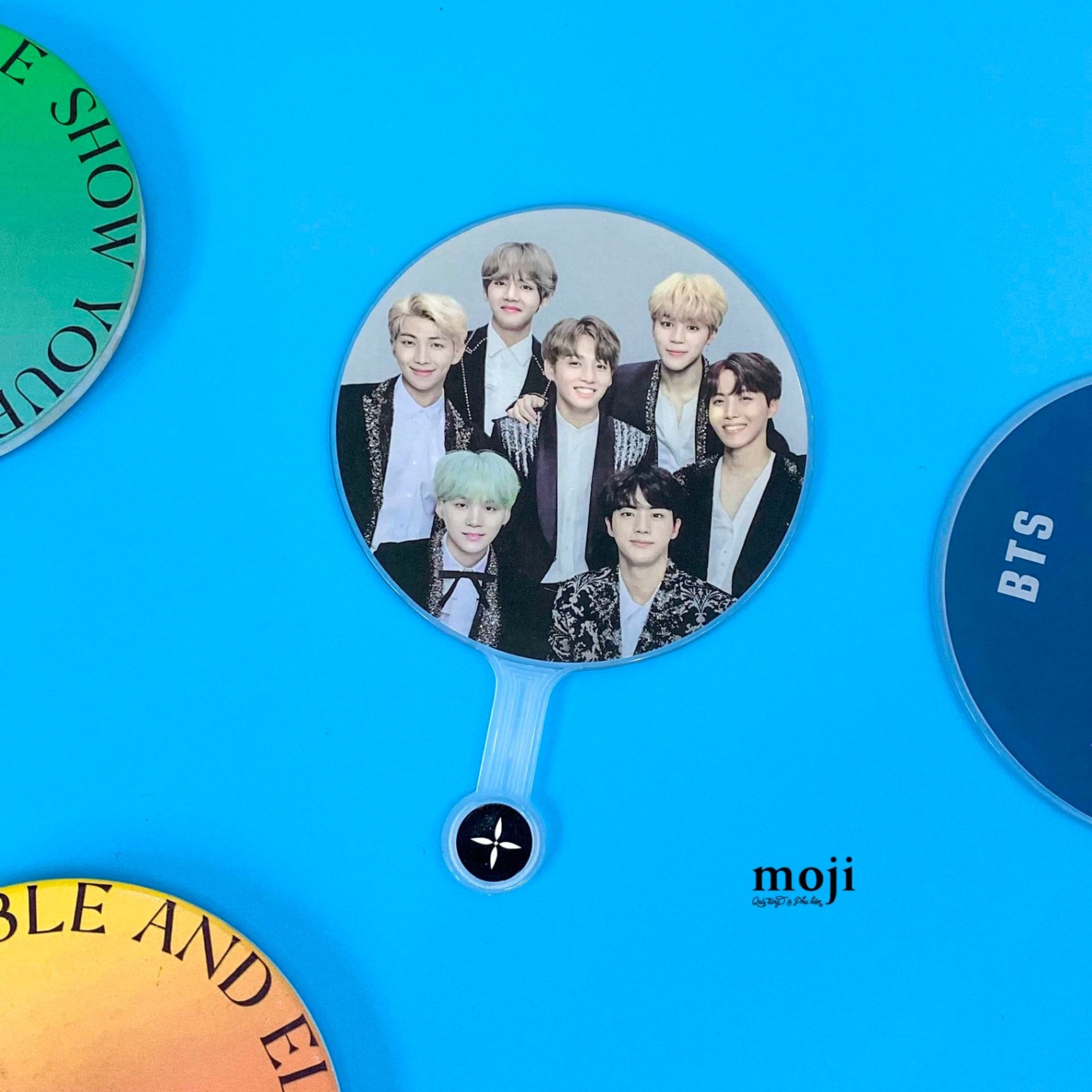 Quạt nhựa cầm tay mini idol BTS WINGS 090323