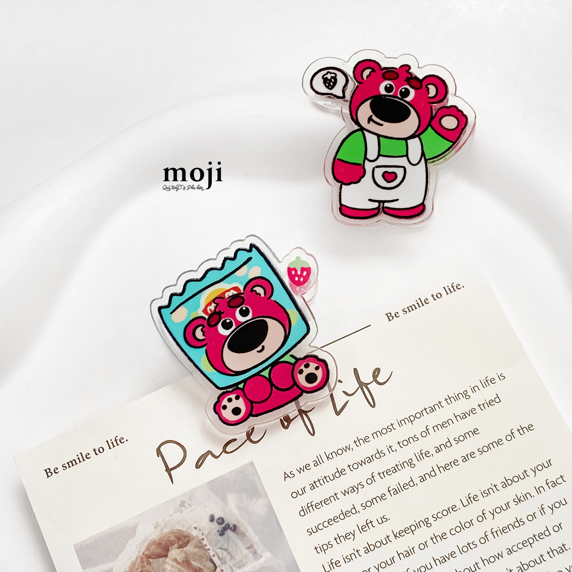 Kẹp tài liệu mini acrylic TS Gấu dâu Lotso say hi snack