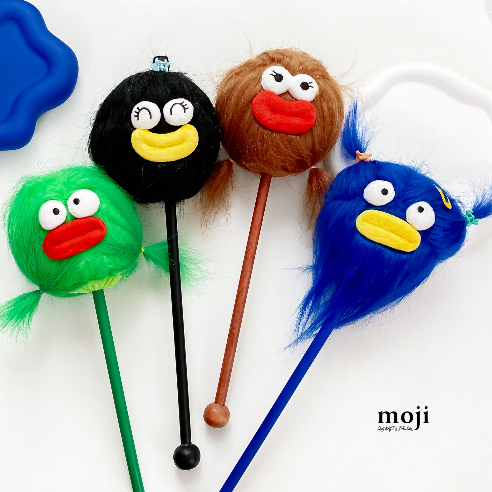Gậy mát xa cục bông Funny vibes Funny animal môi dày có tóc kèm phụ kiện