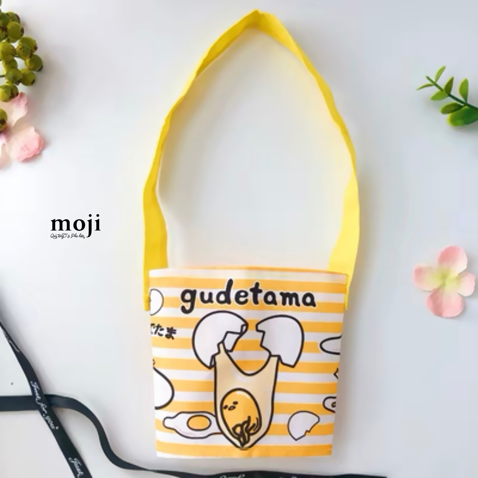 Quai xách ly cốc vải Trứng lười Gudetama kẻ ngang