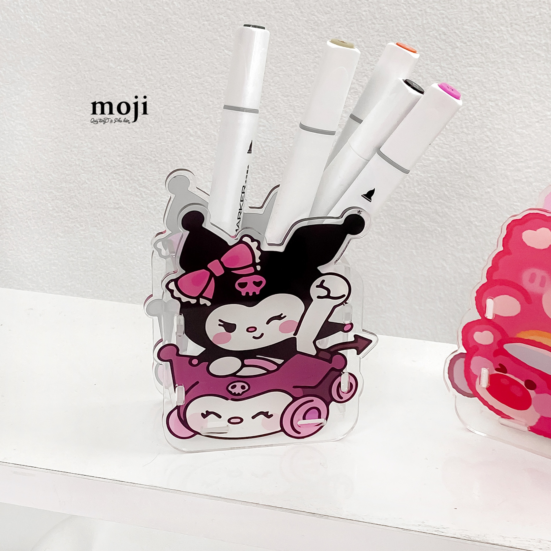 Đựng bút đa năng nhựa Racing Sanrio family Kuromi blink 8x10
