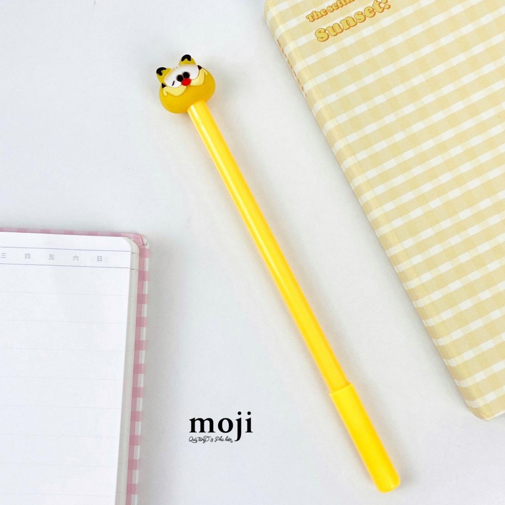Bút viết Garfield cat emotion face