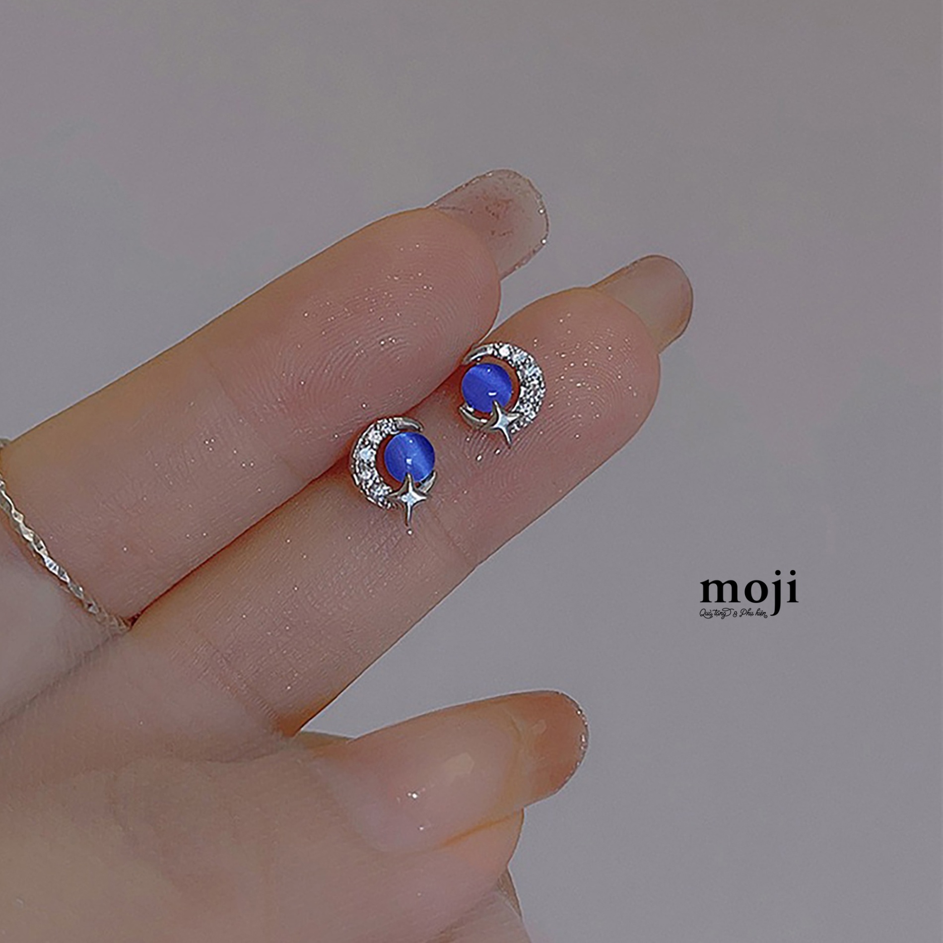 Khuyên tai mạ bạc Blue moon and star đính đá