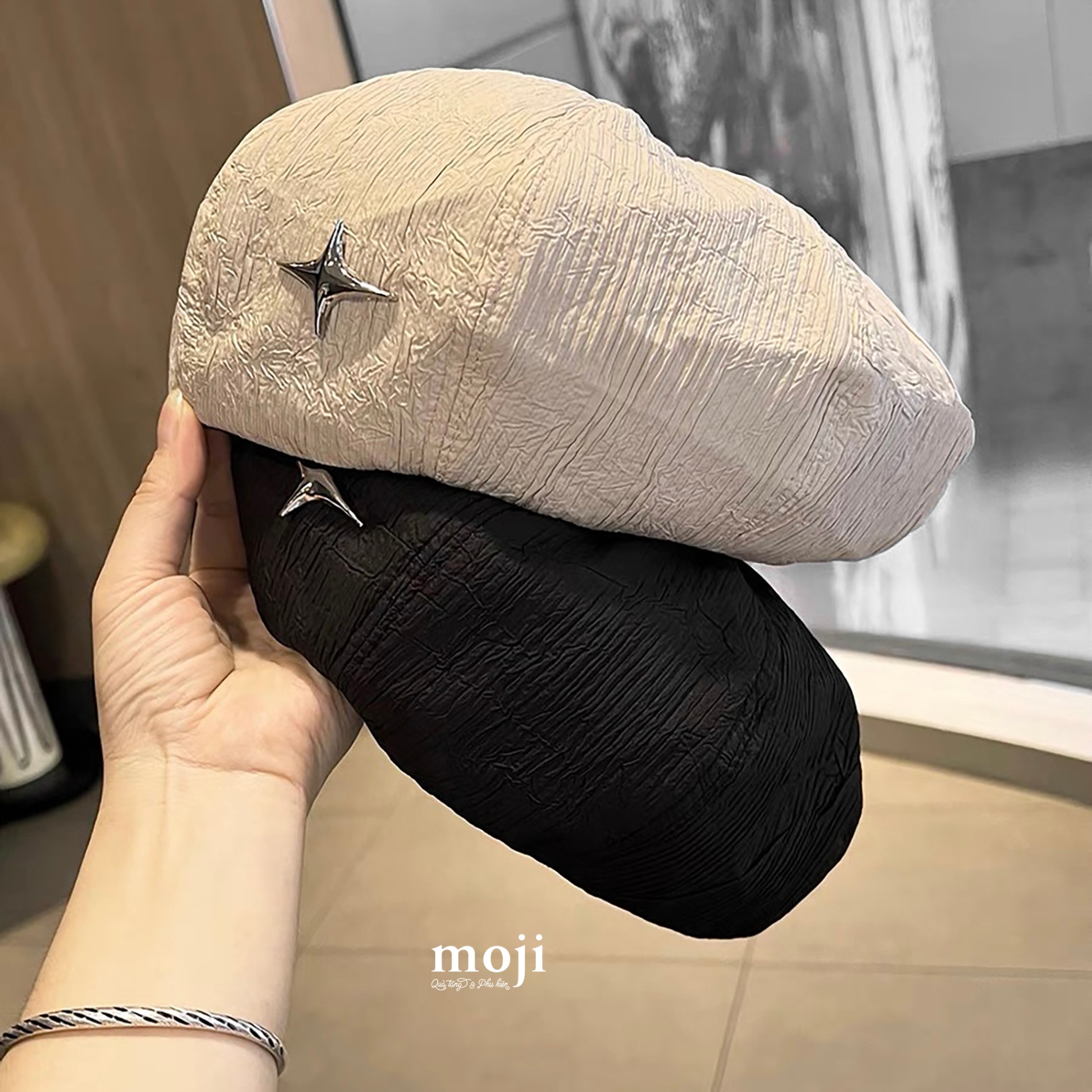 Mũ nón beret Metal star wrinkled fabric