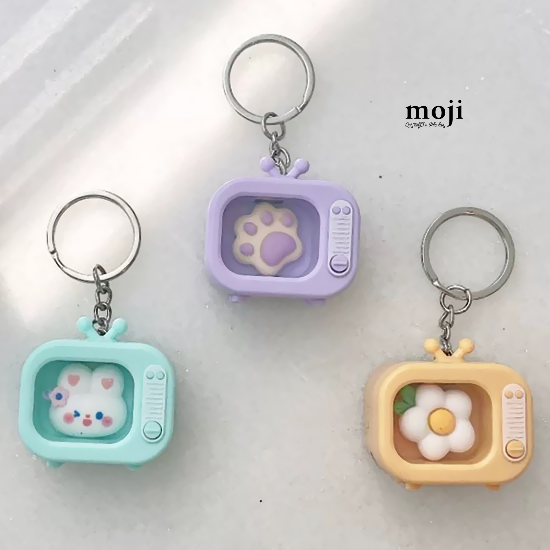 Móc khóa đèn led Cute things inside the television