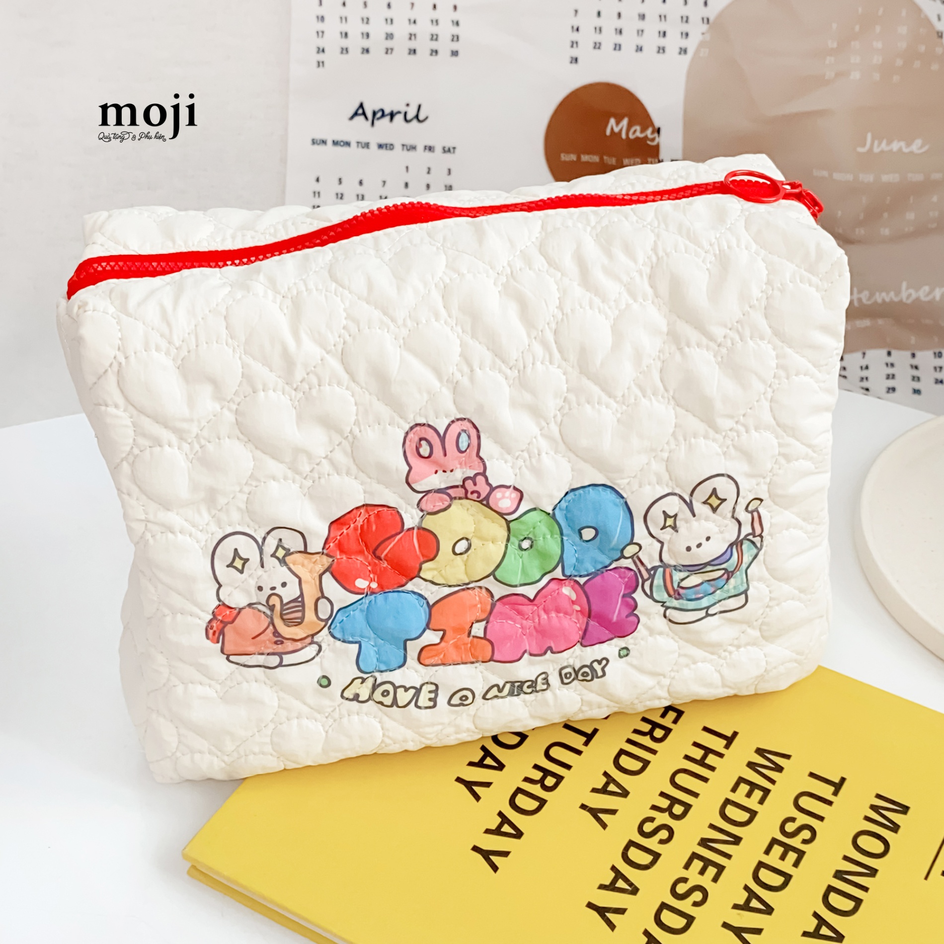Túi đựng mỹ phẩm Triple rabbit good time heart pattern 8x17x23