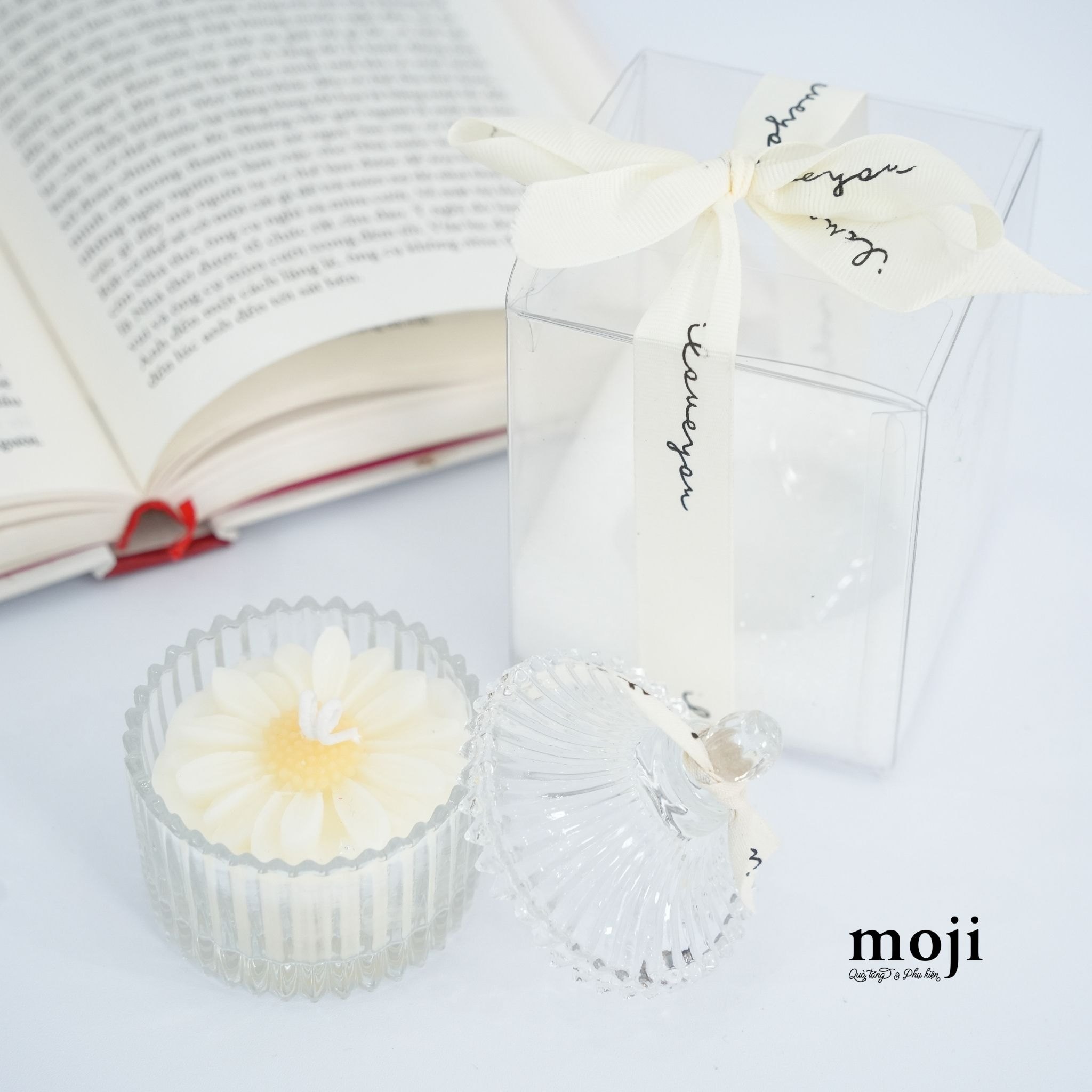 Nến thơm hũ Flower with fruit pear freesia patchouli 6x9