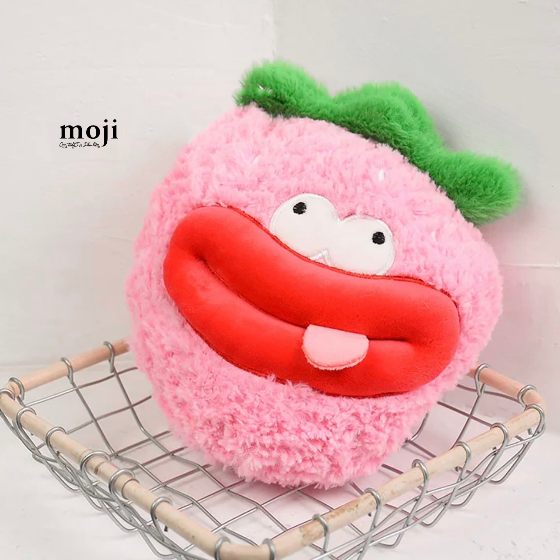 Gấu bông MS Funny vibes fruit strawberry môi dày 25cm
