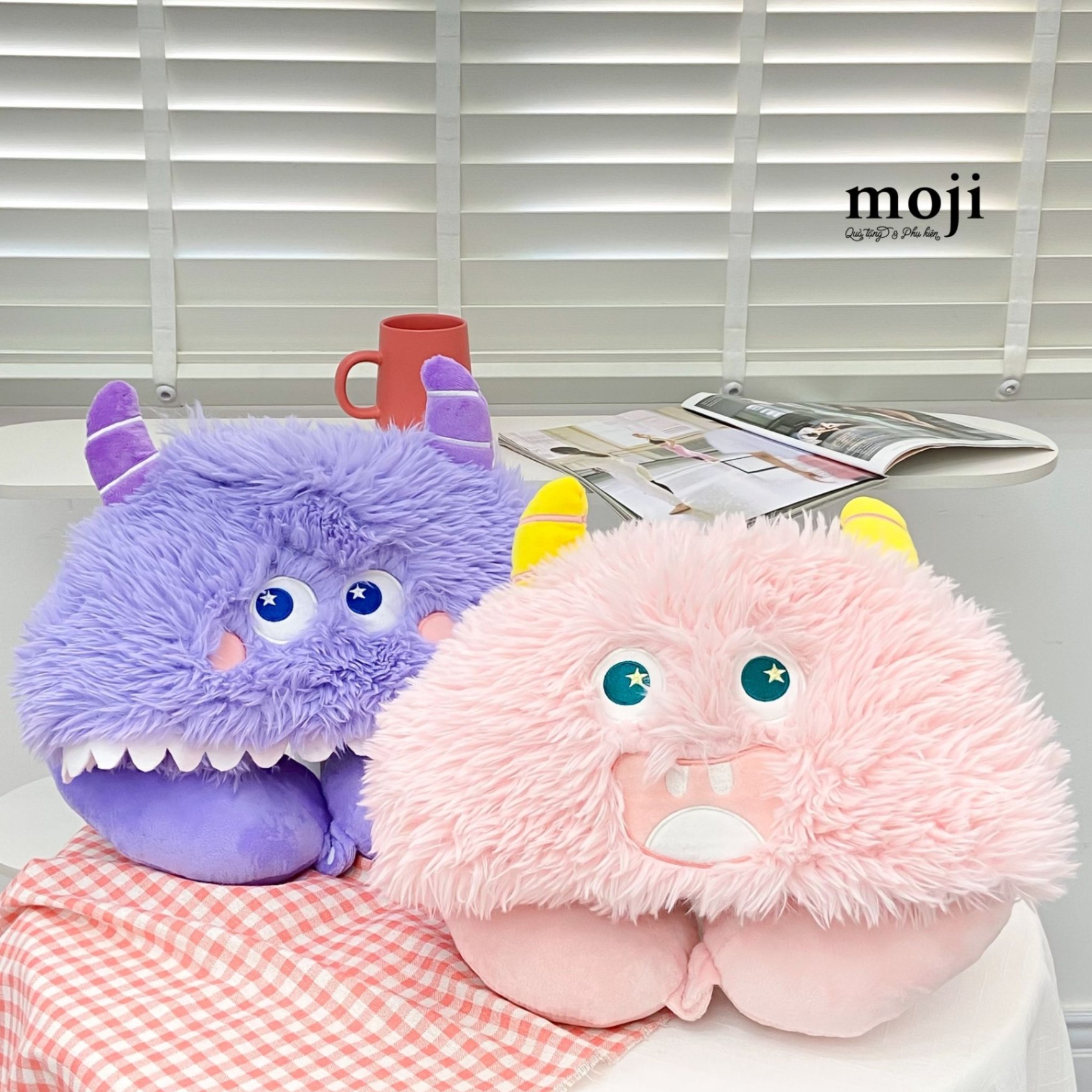 Gấu bông chữ U có mũ Monster star eyes lông xù