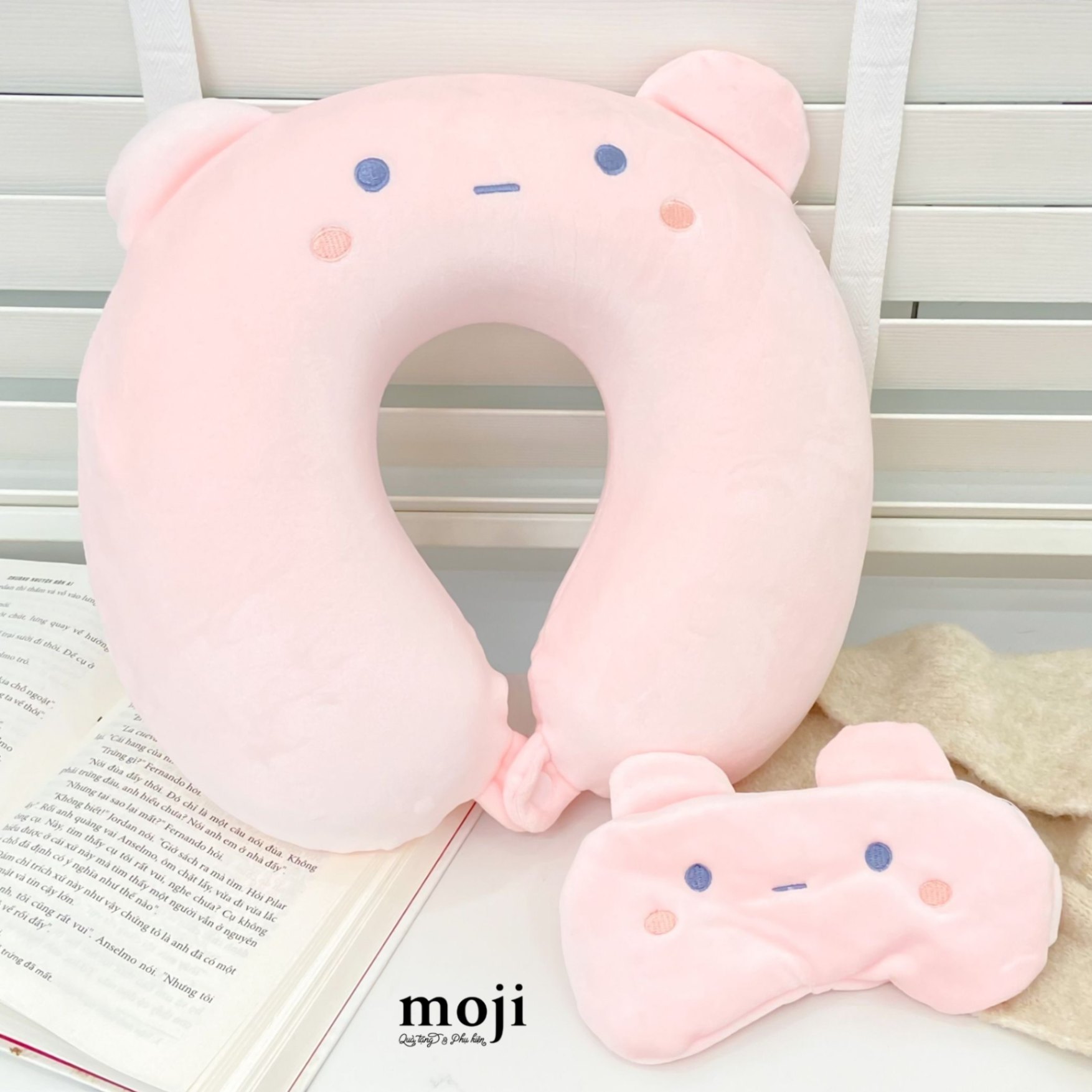 Gấu bông chữ U ruột cao su Pink animal má hồng có tai kèm bịt mắt