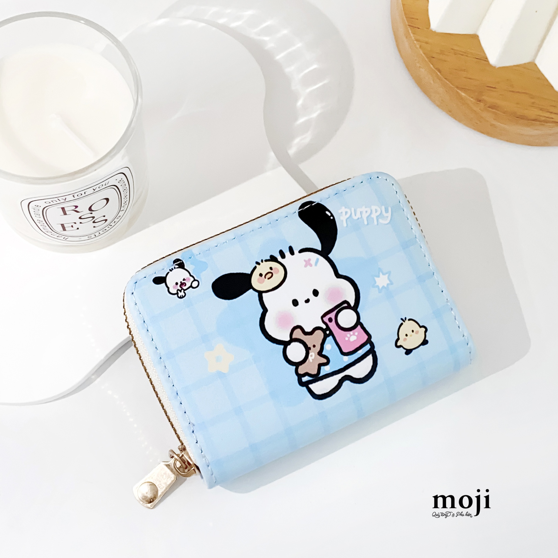 Ví da dáng ngắn Sanrio family Pochacco little chick nền kẻ ô 7x12
