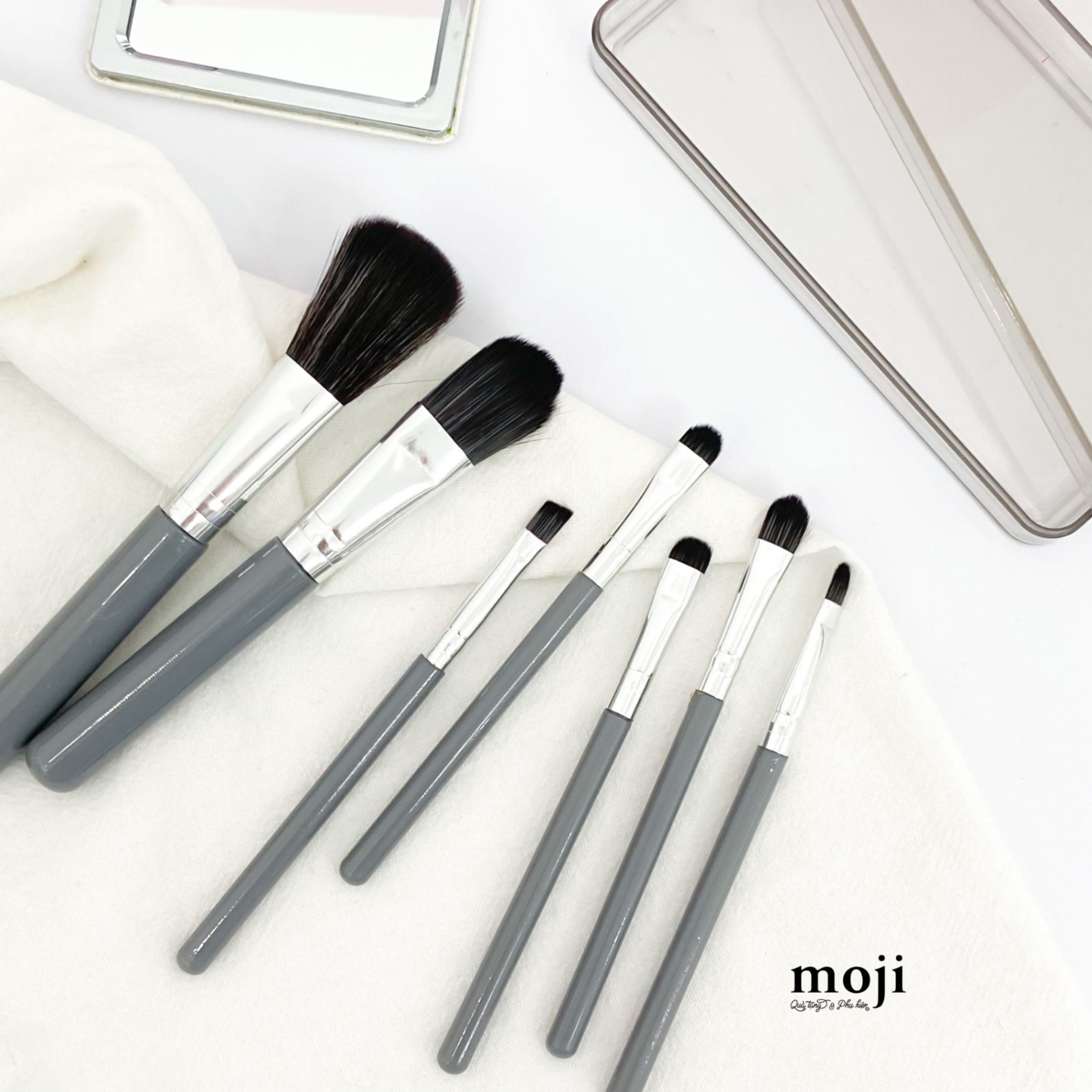 Bộ cọ trang điểm hộp đựng One color set7