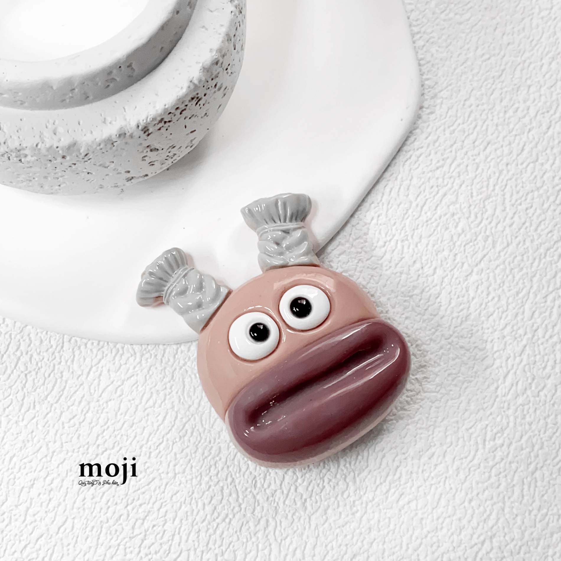 Mojipop cắt hình Funny vibes big eyes môi dày tóc bện