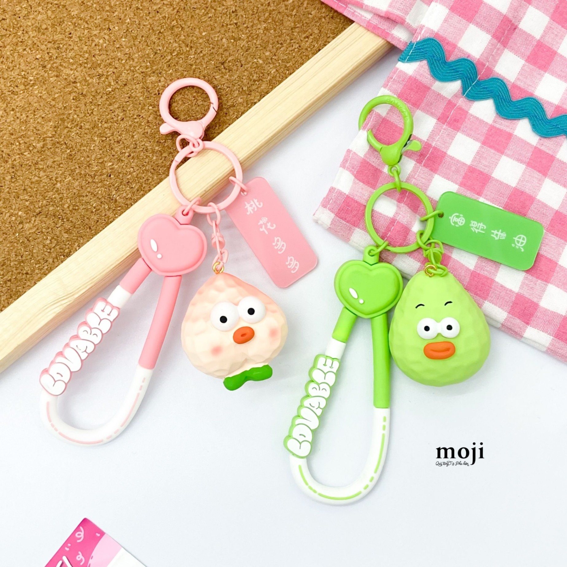 Móc khóa MJ Funny vibes lovable fruit môi dày hình khối