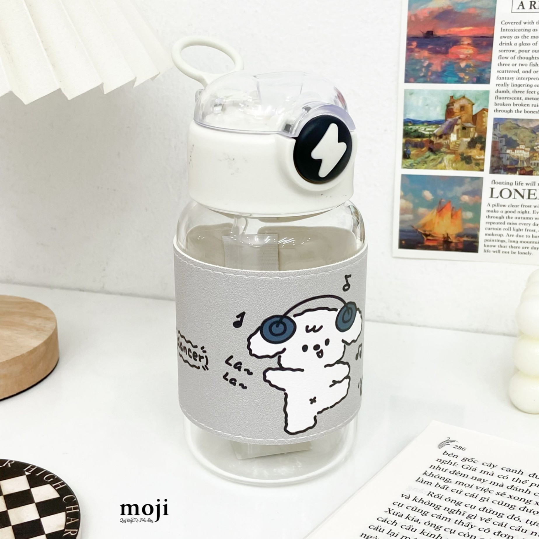 Bình nước thủy tinh bao da Cute dog puppy listening to music 500ml