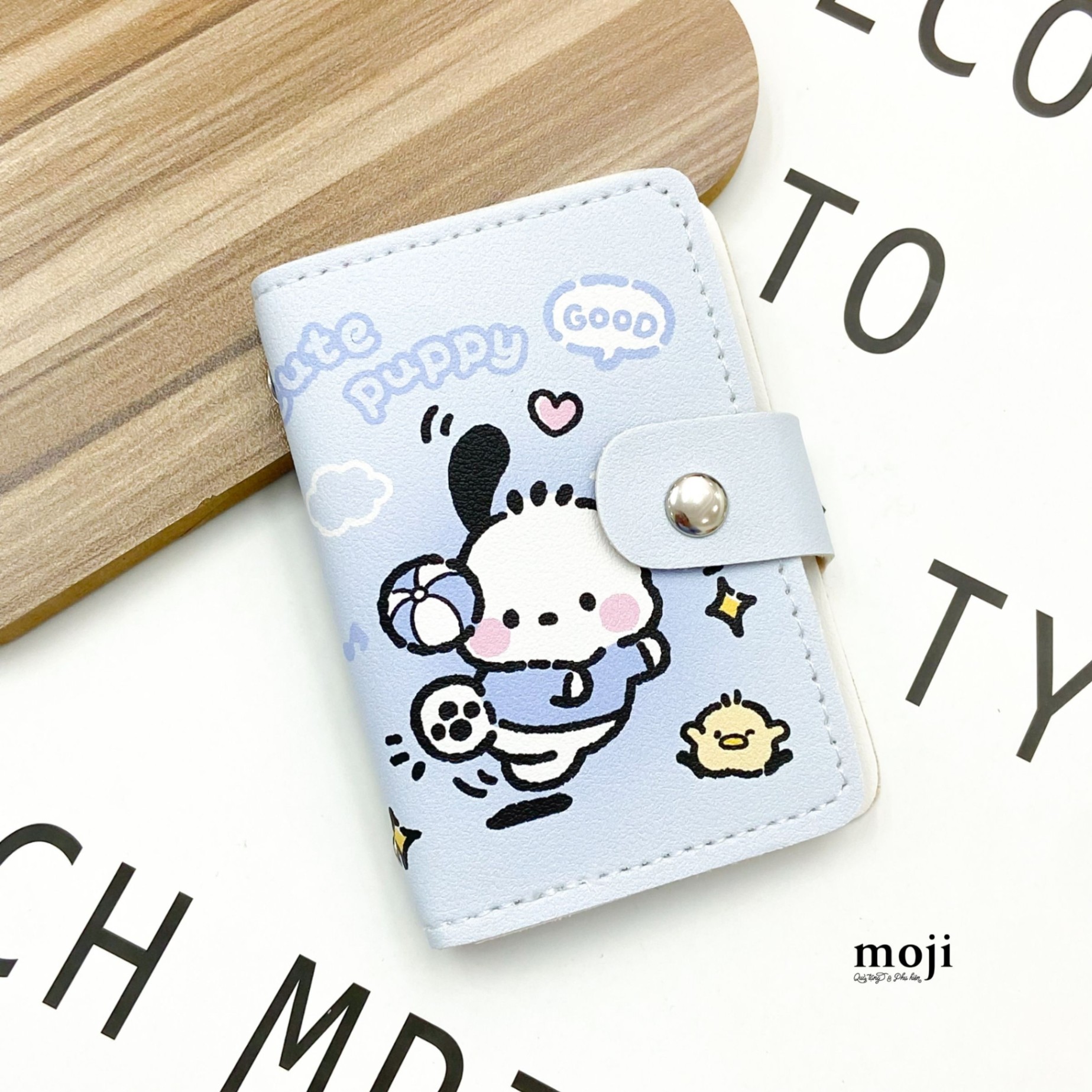 Ví mini đa năng Sanrio family Pochacco soccer 7x11