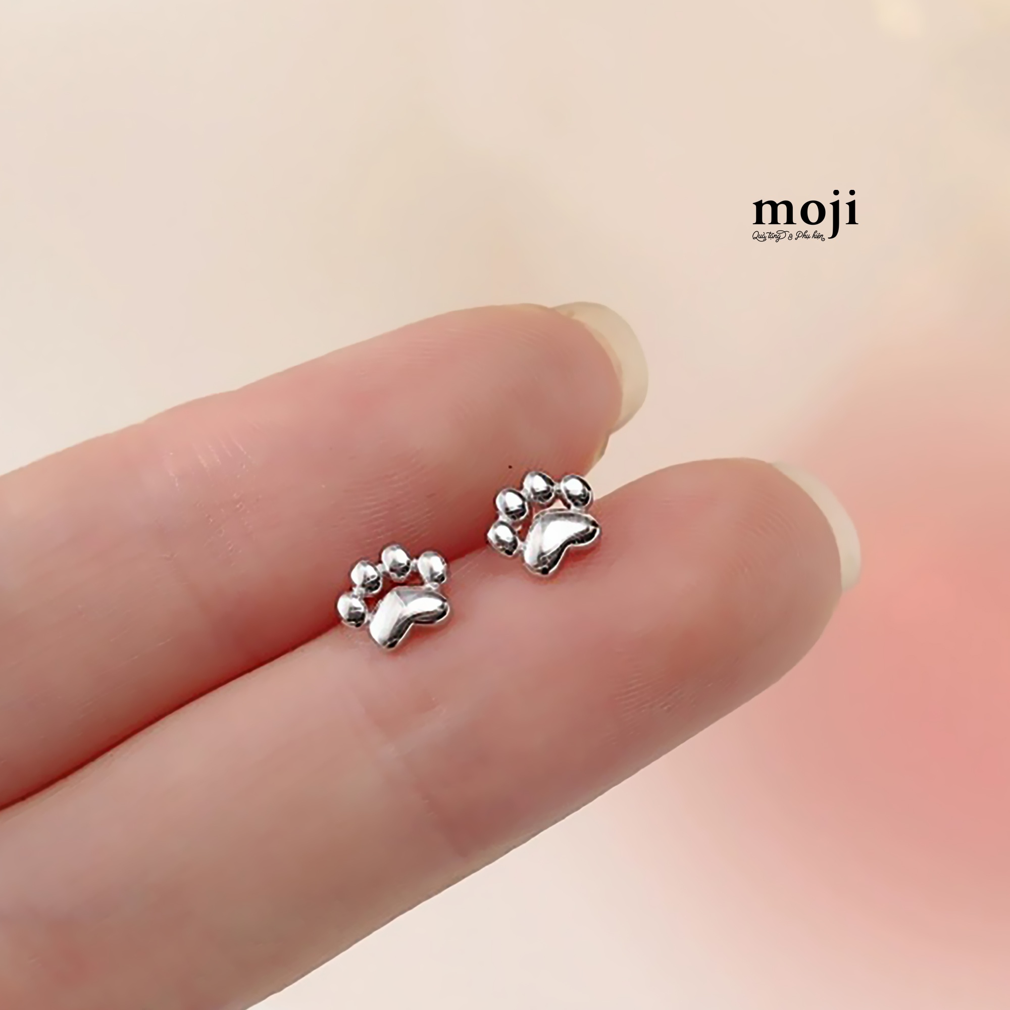 Khuyên tai mạ bạc Little paw