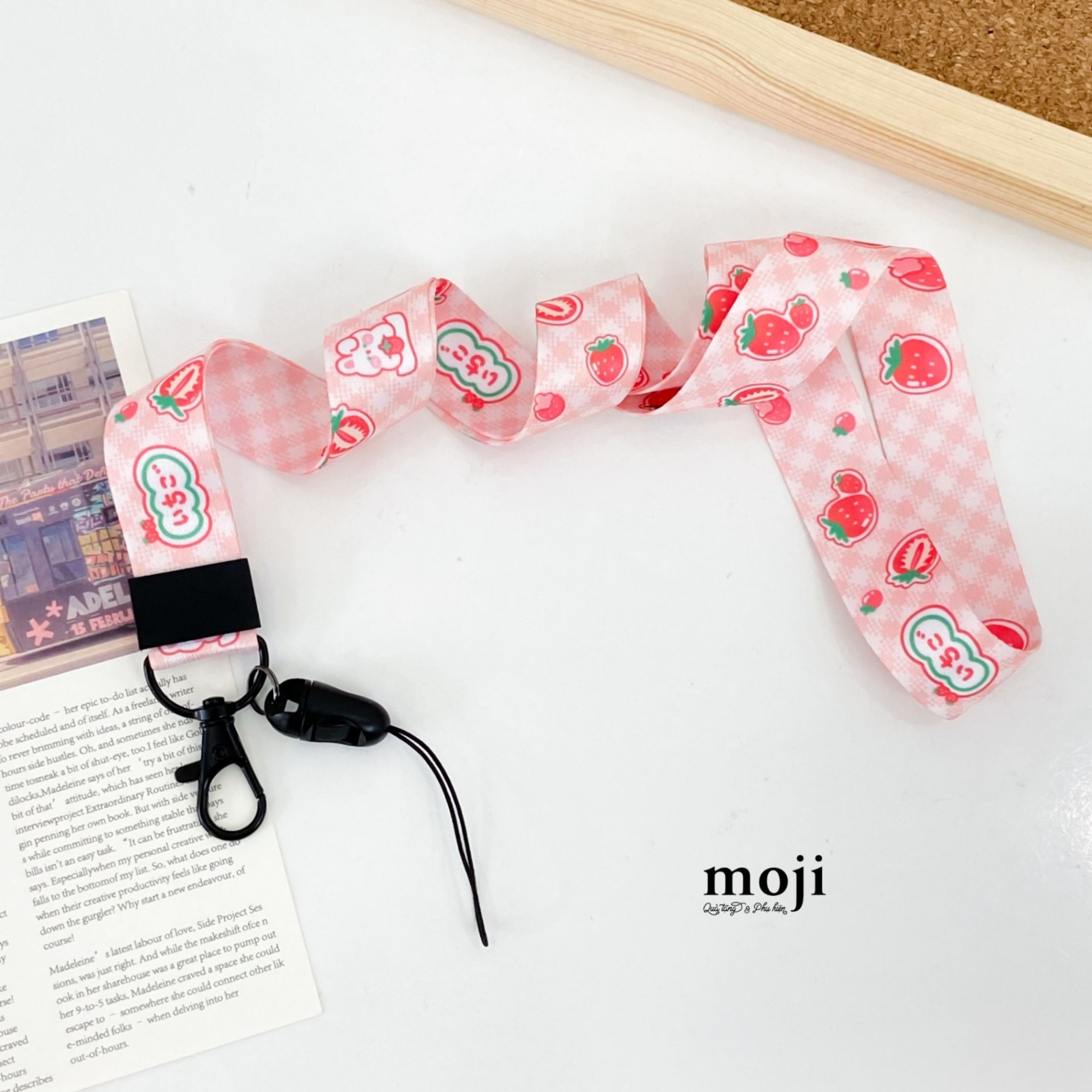 Strap đa năng Rabbit fruit strawberry nền kẻ ô