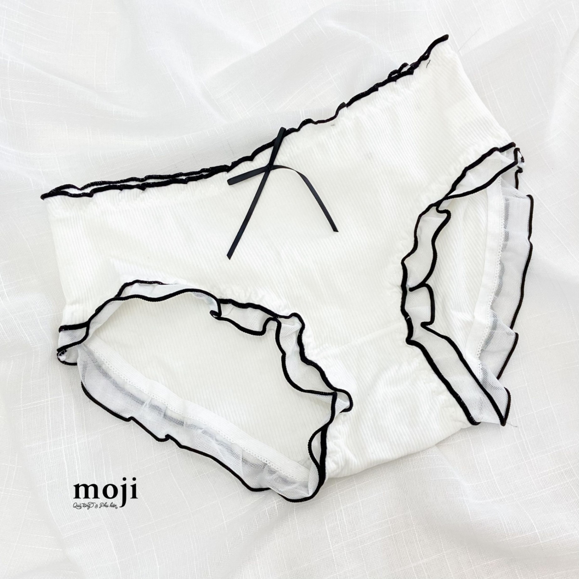 Quần chip MJ Little bow nhỏ có viền