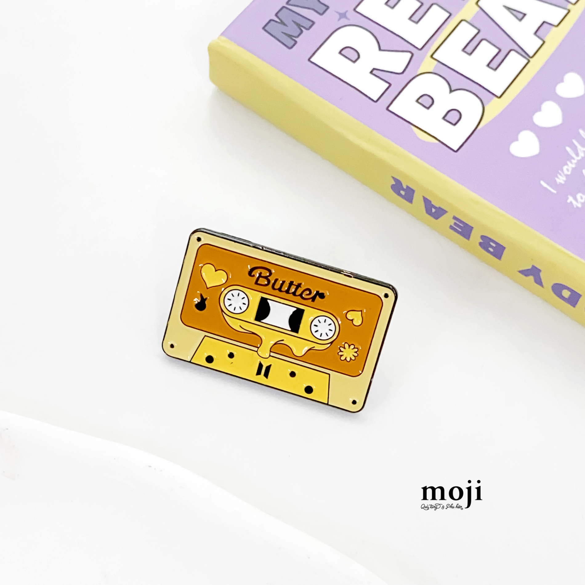 Huy hiệu pin Butter cassette idol BTS