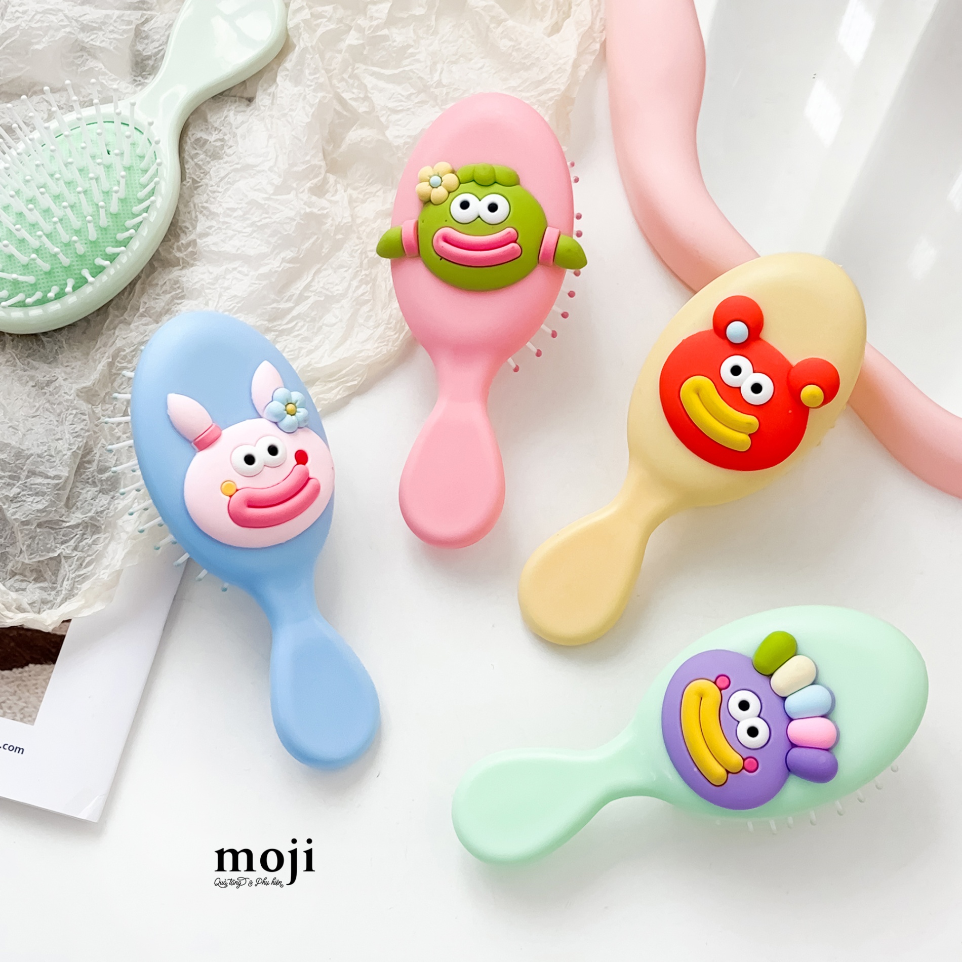 Lược đệm mát xa Funny vibes funny face môi dày