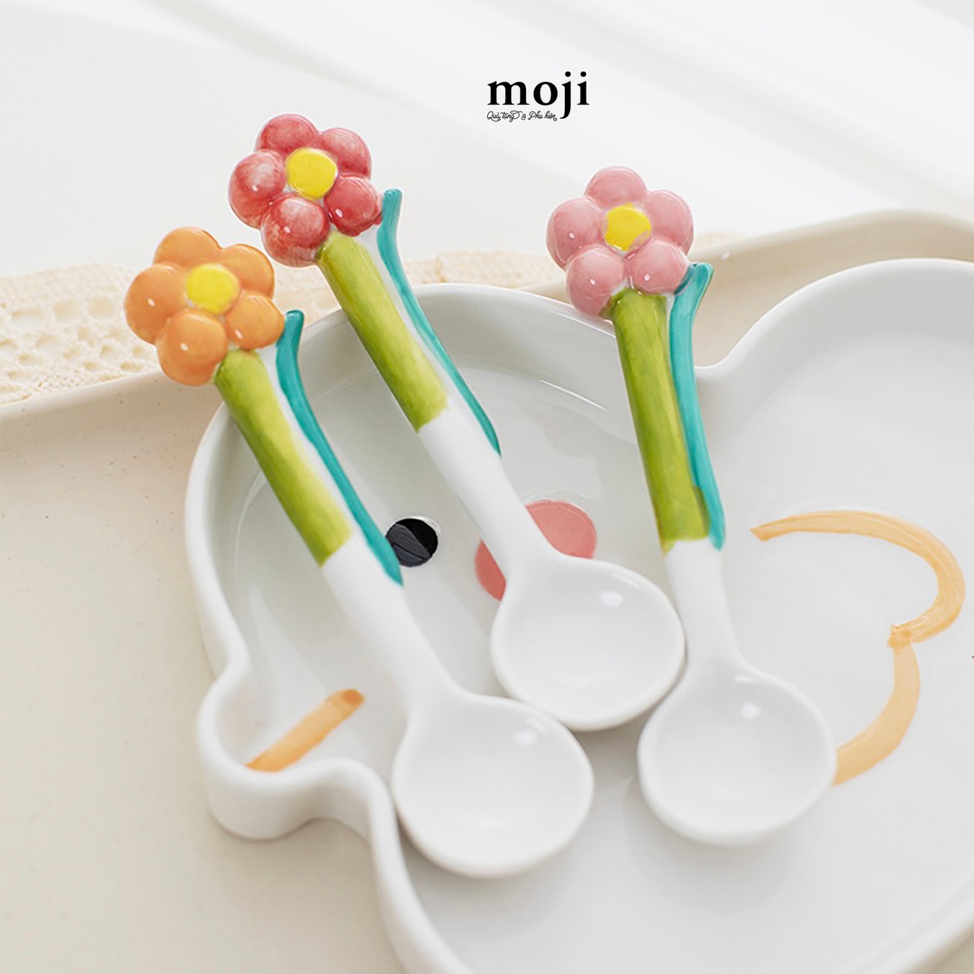Thìa muỗng sứ White color phối basic flower