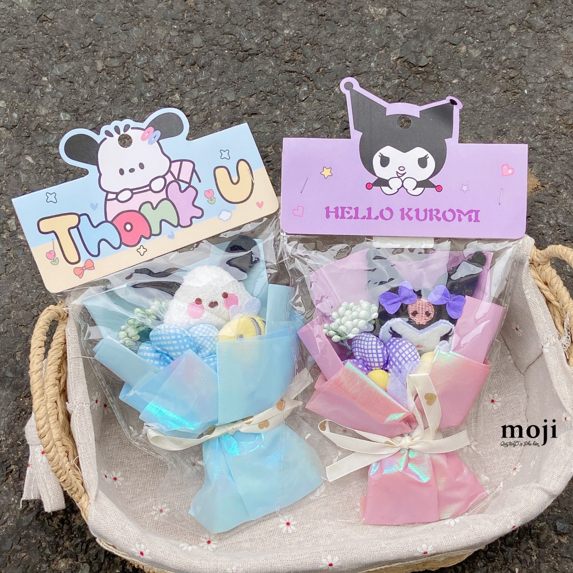 Hoa gấu bông bó Sanrio family Kuromi Pochacco bee flower 14x24