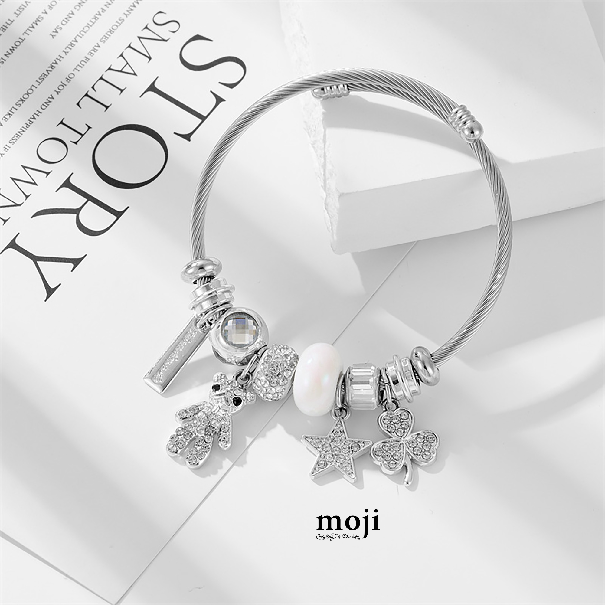 Vòng tay charm Baby bear star ngôi sao cỏ may mắn đính đá