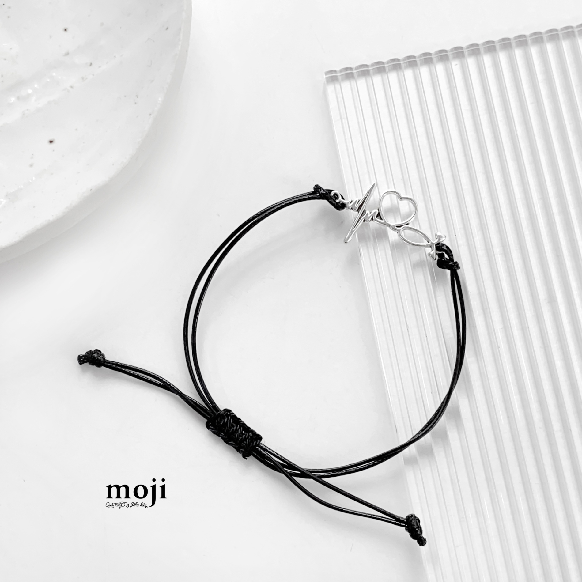 Vòng tay tết chỉ màu Little heart fish nhịp tim