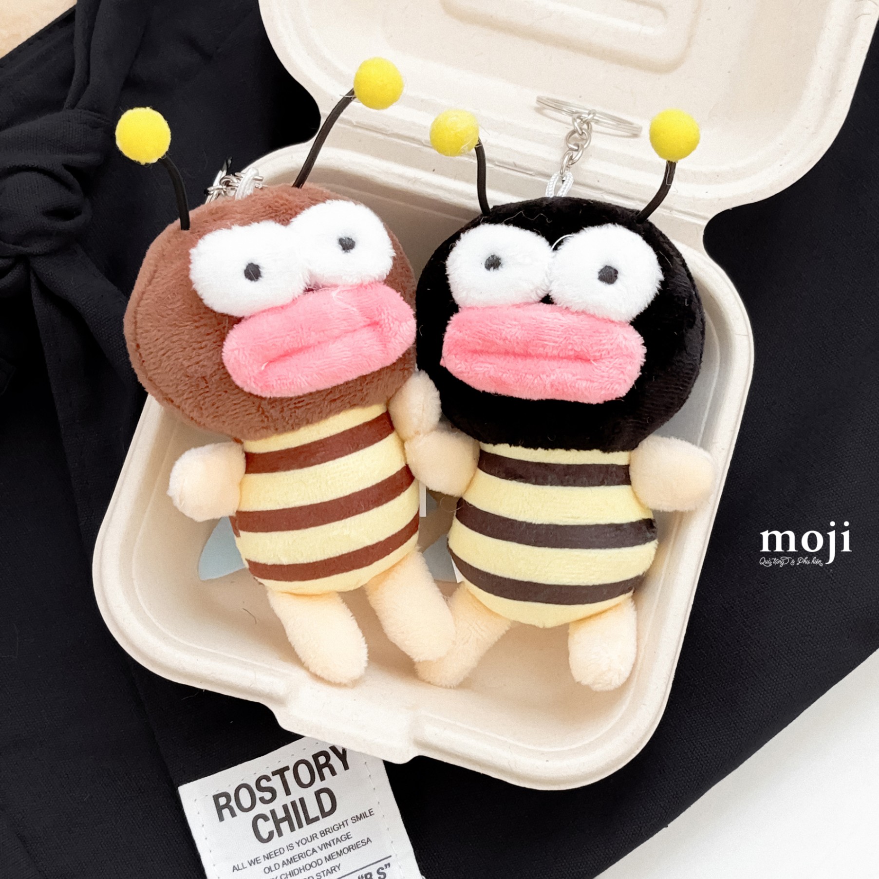 Móc khóa nhồi bông Funny vibes bee môi dày có cánh