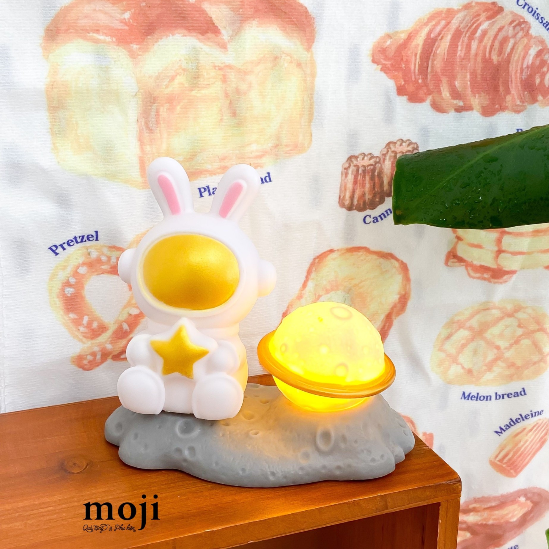 Đèn ngủ led Phi hành gia astronaut rabbit star space dùng pin 12x13