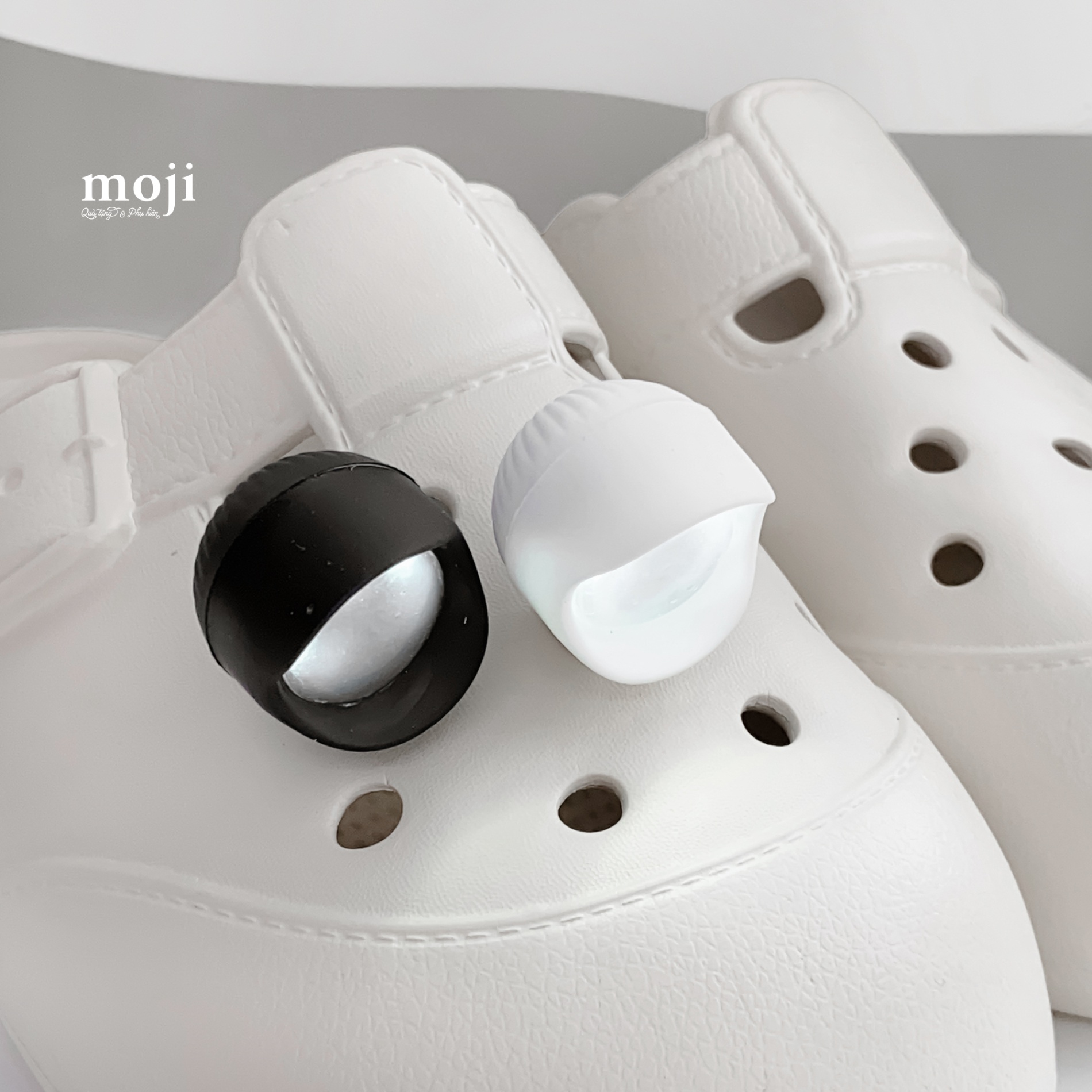 Jibbitz crocs có đèn Đèn màu
