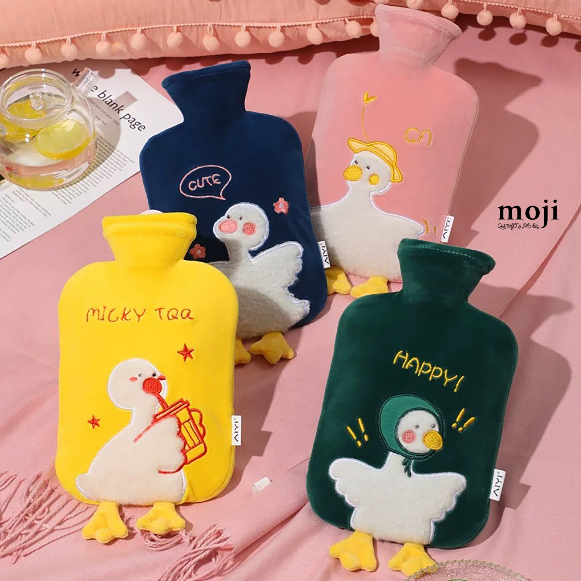 Túi chườm giữ nhiệt bọc vải Cute duck nền màu có chân 13x21