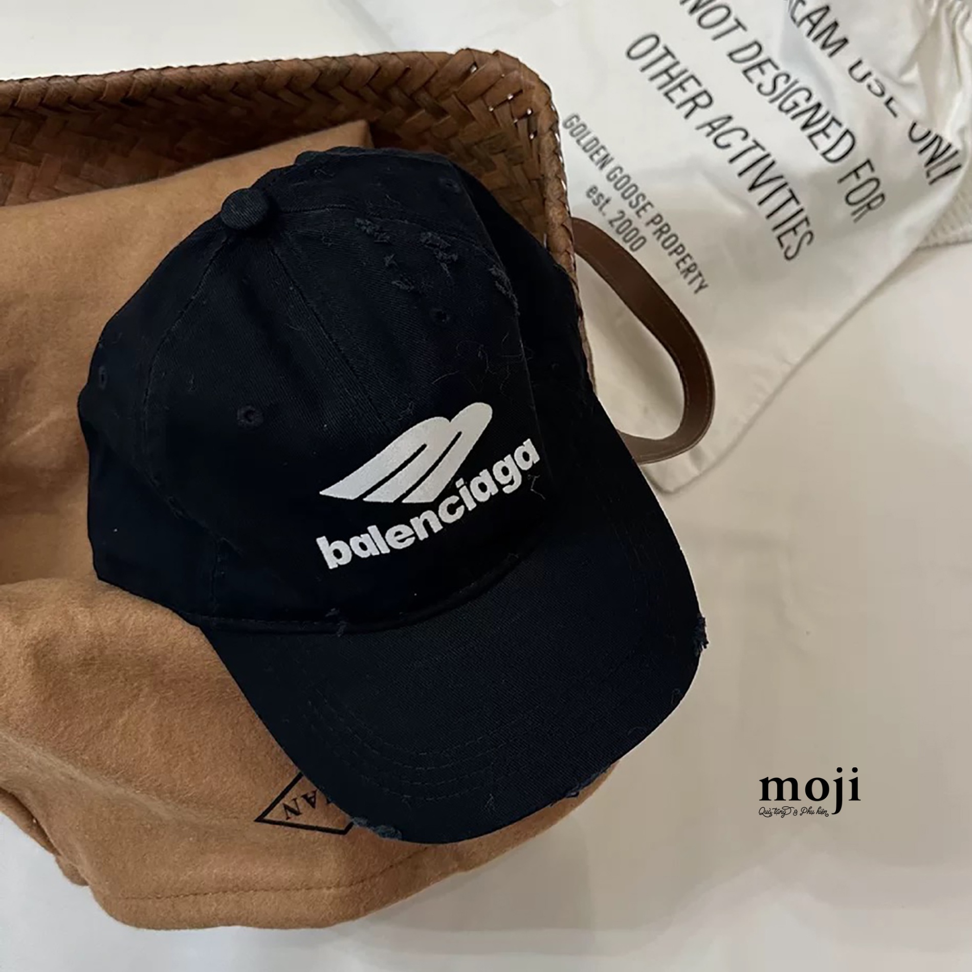 Mũ nón lưỡi trai Balen nền màu