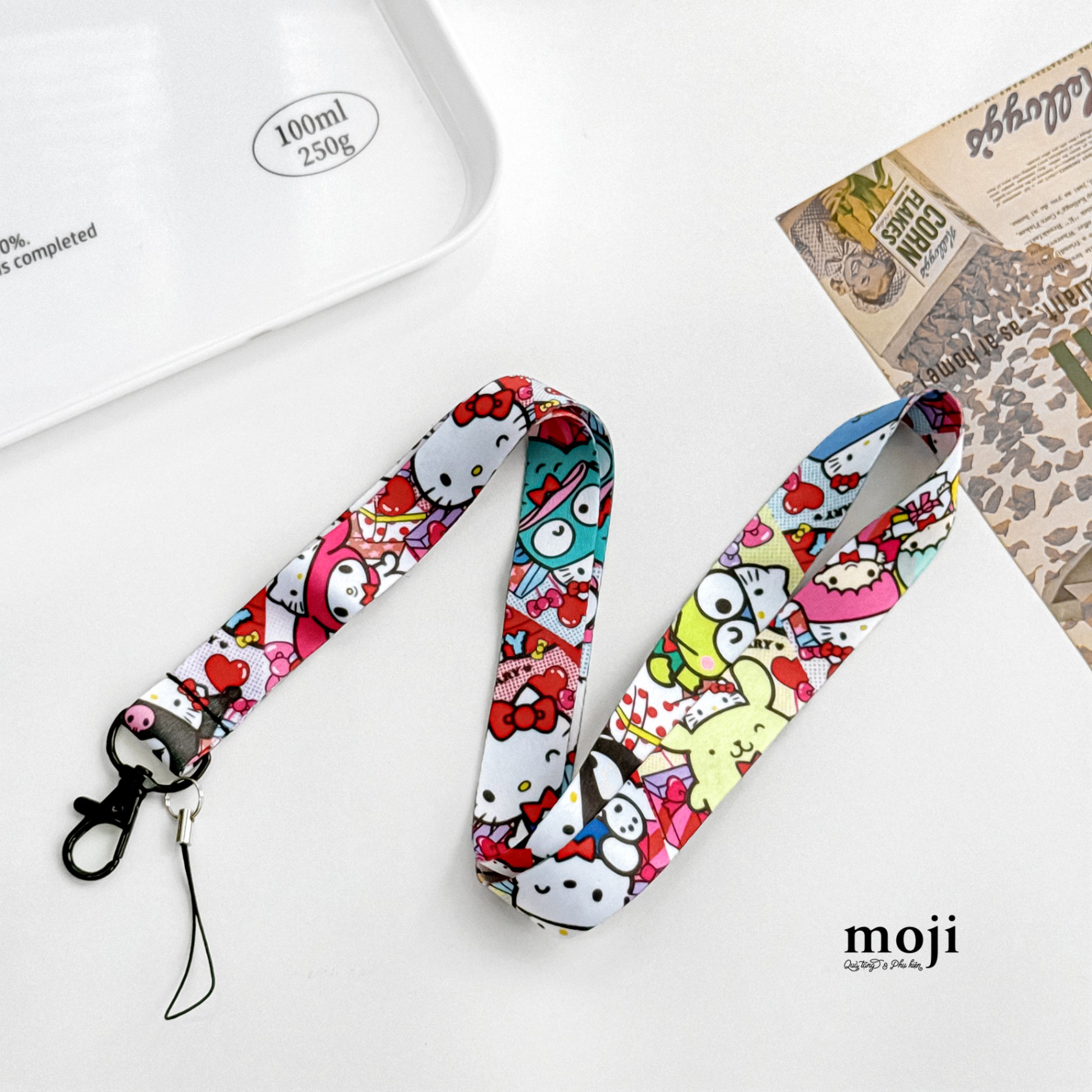 Strap đa năng Sanrio family red heart