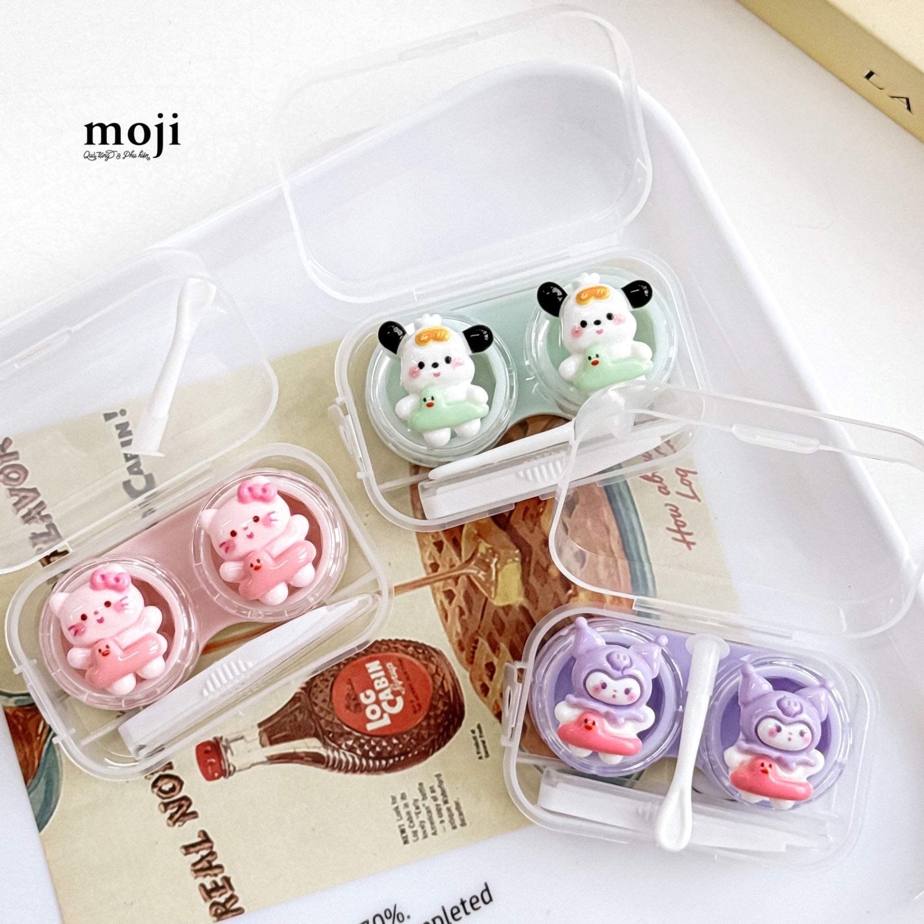 Hộp đựng lens Sanrio family phao bơi
