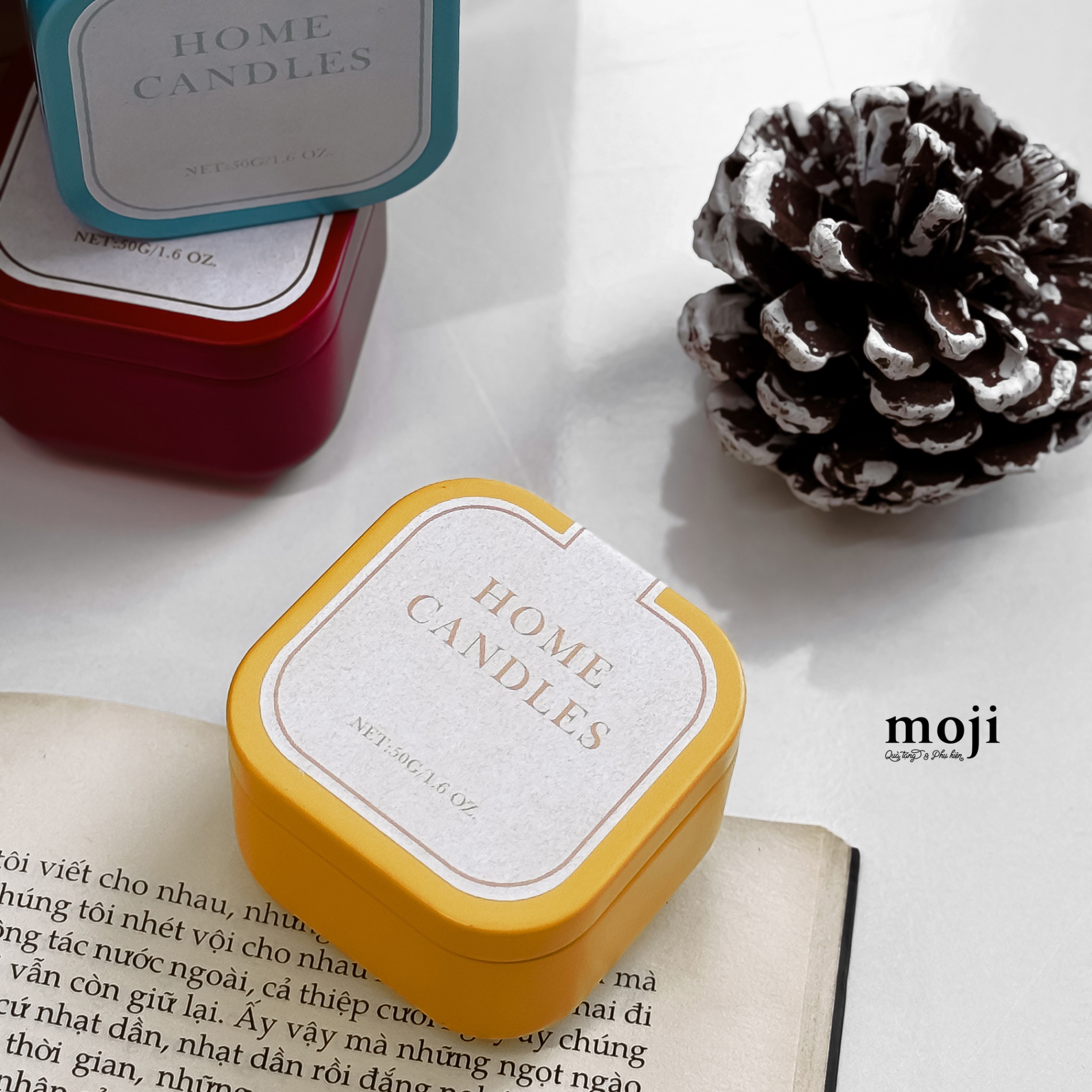 Nến thơm hũ Home Candles with flower lily of the valley hoa lan chuông 4x5x5