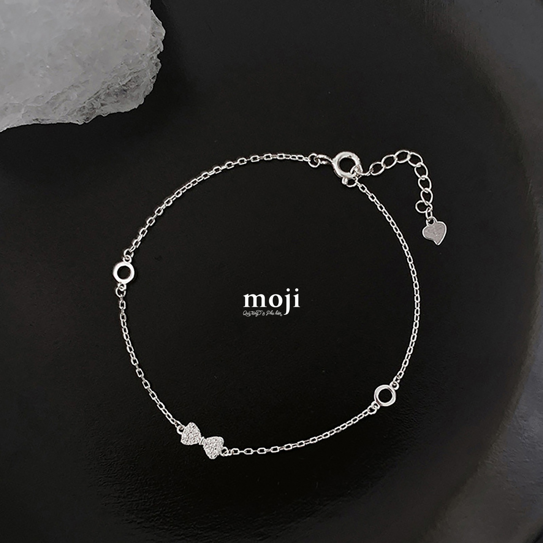 Vòng tay mạ bạc Bow nơ đính đá vòng tròn