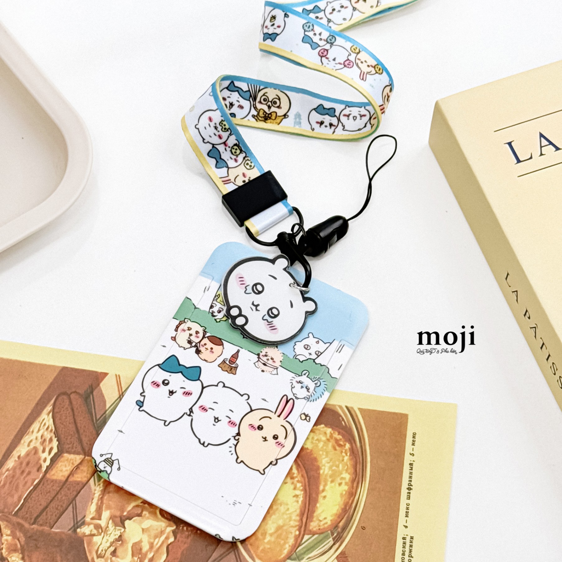 Đeo thẻ dọc Chiikawa má hồng biểu cảm kèm strap 7x11
