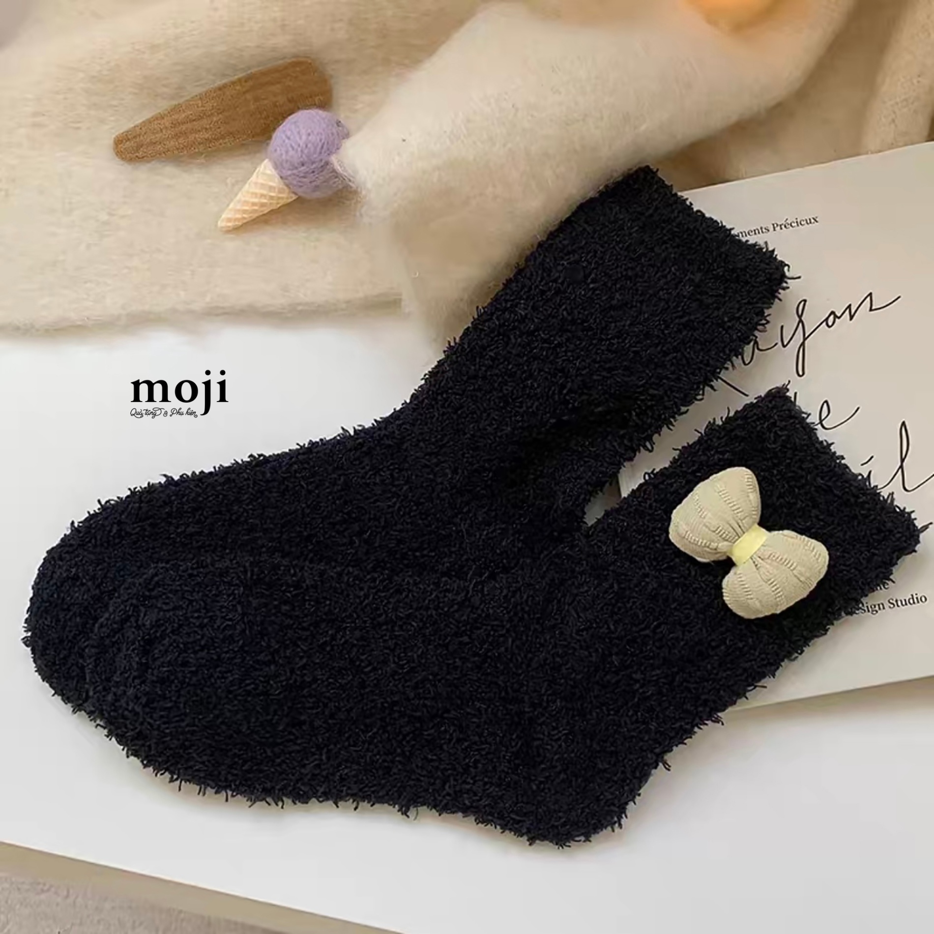 Tất vớ cổ cao lông xù Bow nơ nổi nền màu