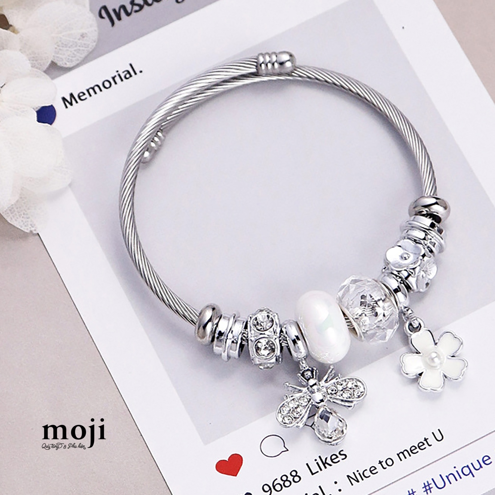 Vòng tay charm Flower bee chú ong đính đá