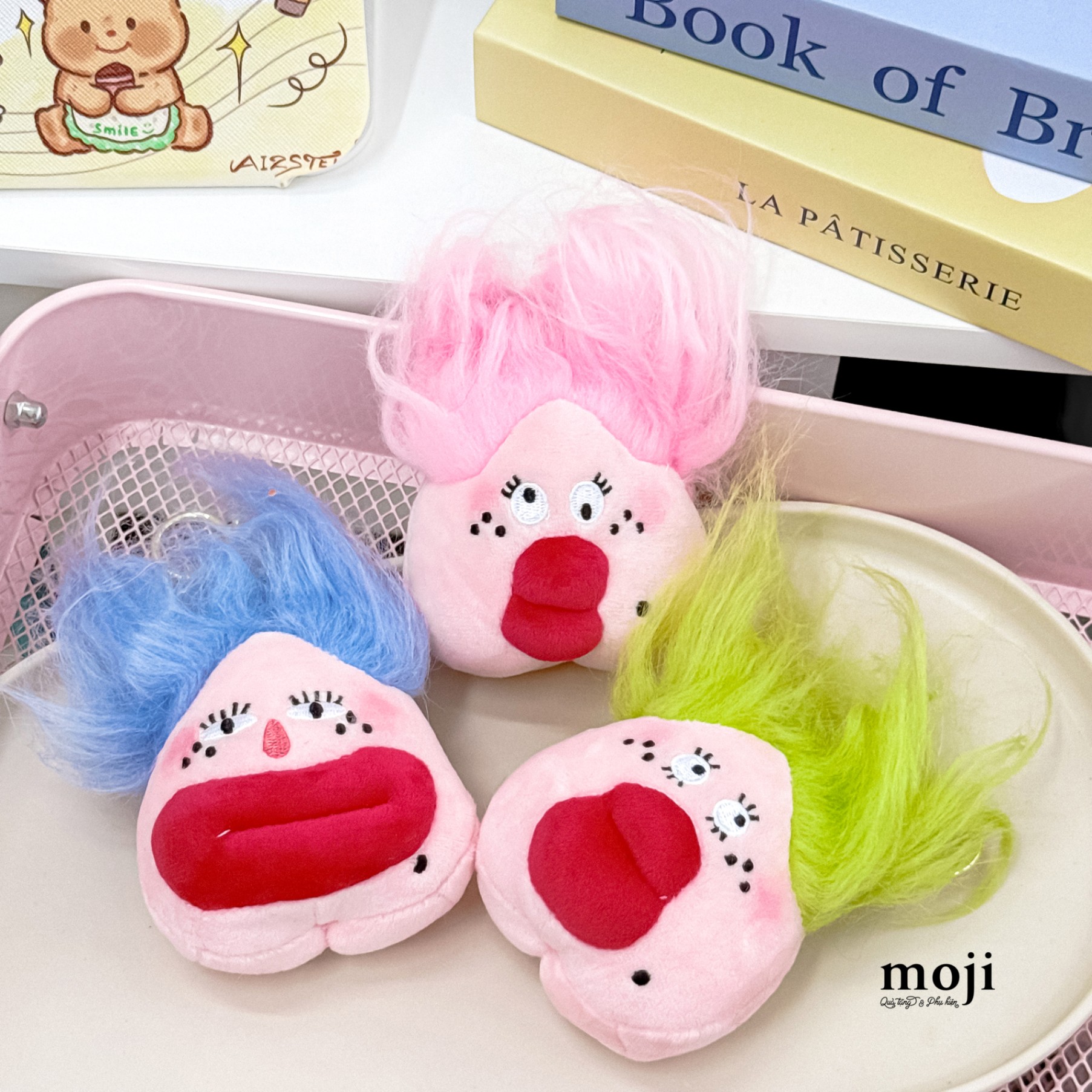 Móc khóa nhồi bông Funny vibes little girl môi dày có tóc