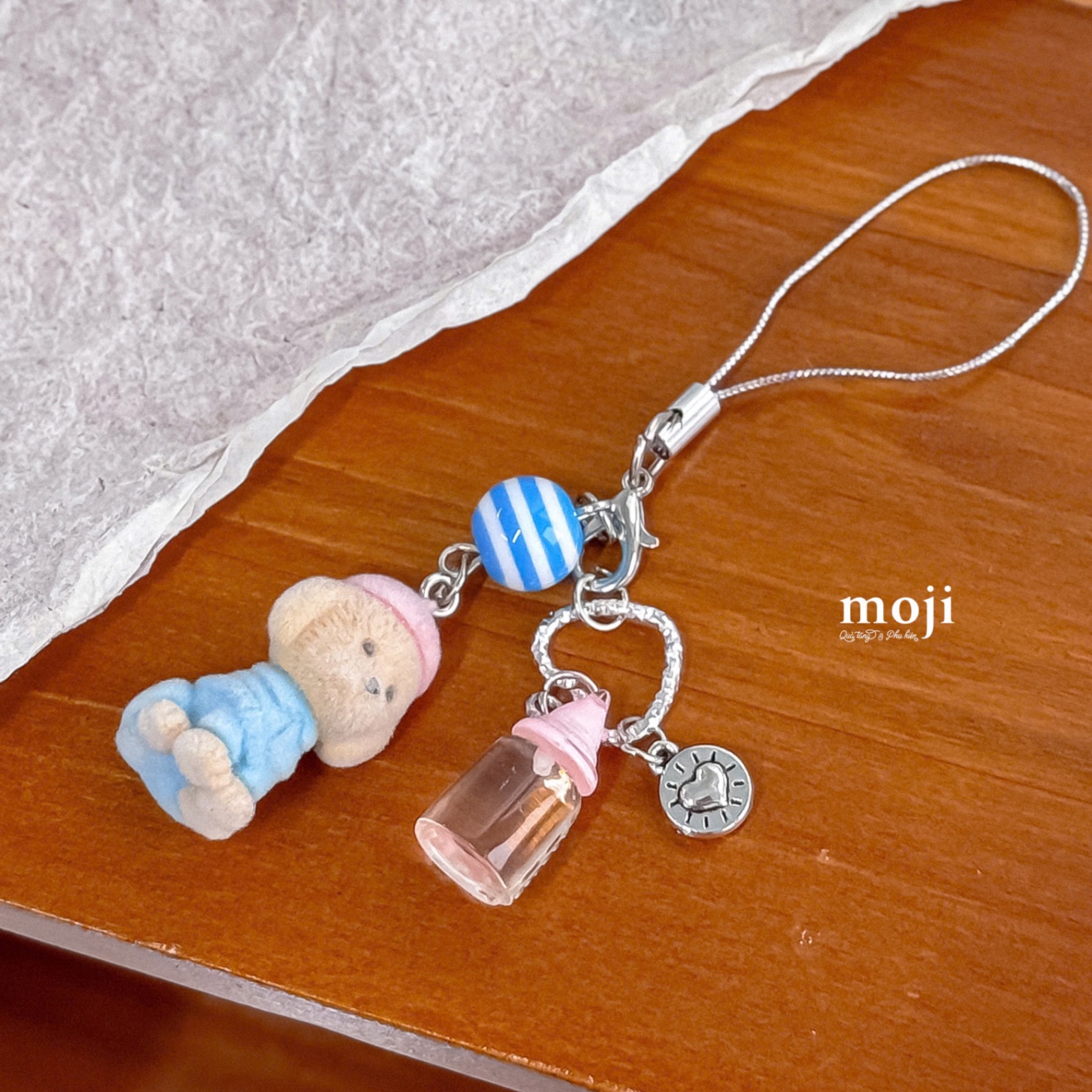 Móc đeo điện thoại Cute dog heart bình nước