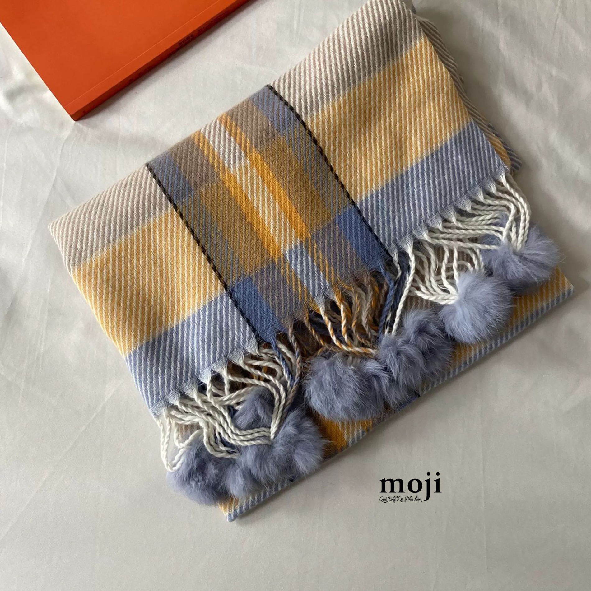 Khăn len cashmere Ô vuông phối màu sọc chéo tua rua cục bông 70x200
