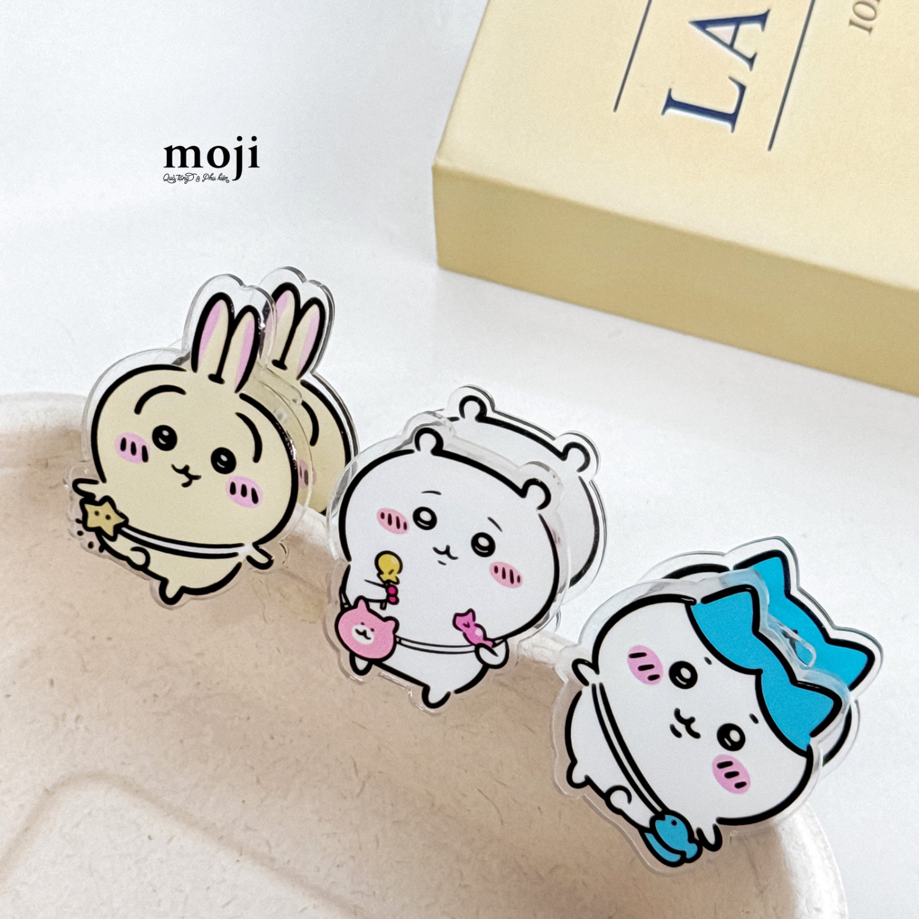 Kẹp tài liệu mini acrylic Chiikawa má hồng đeo túi